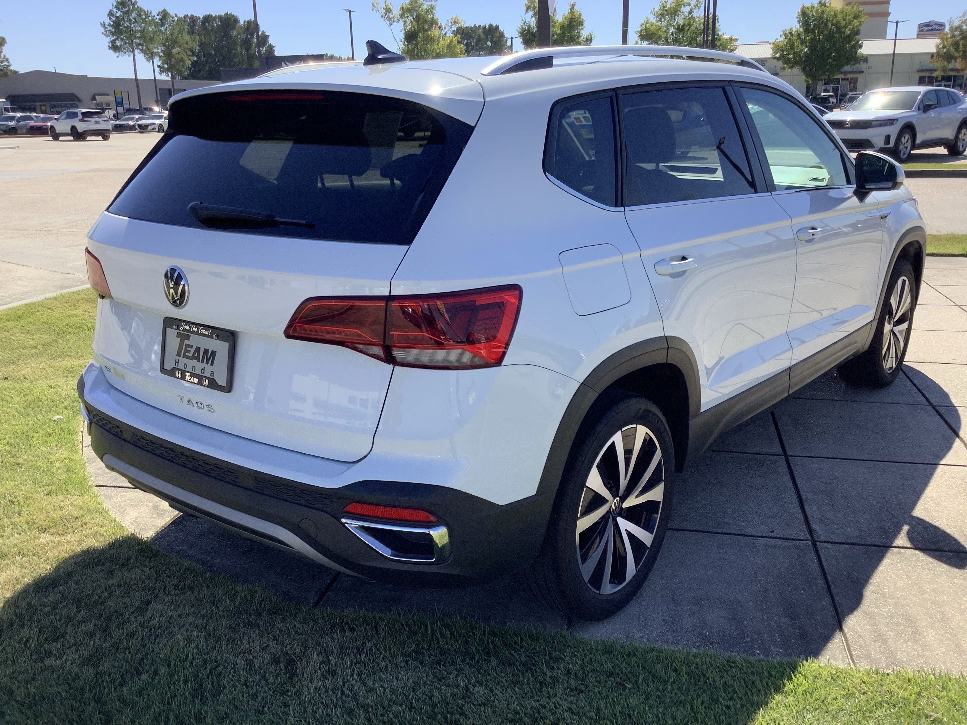 2024 Volkswagen Taos SE