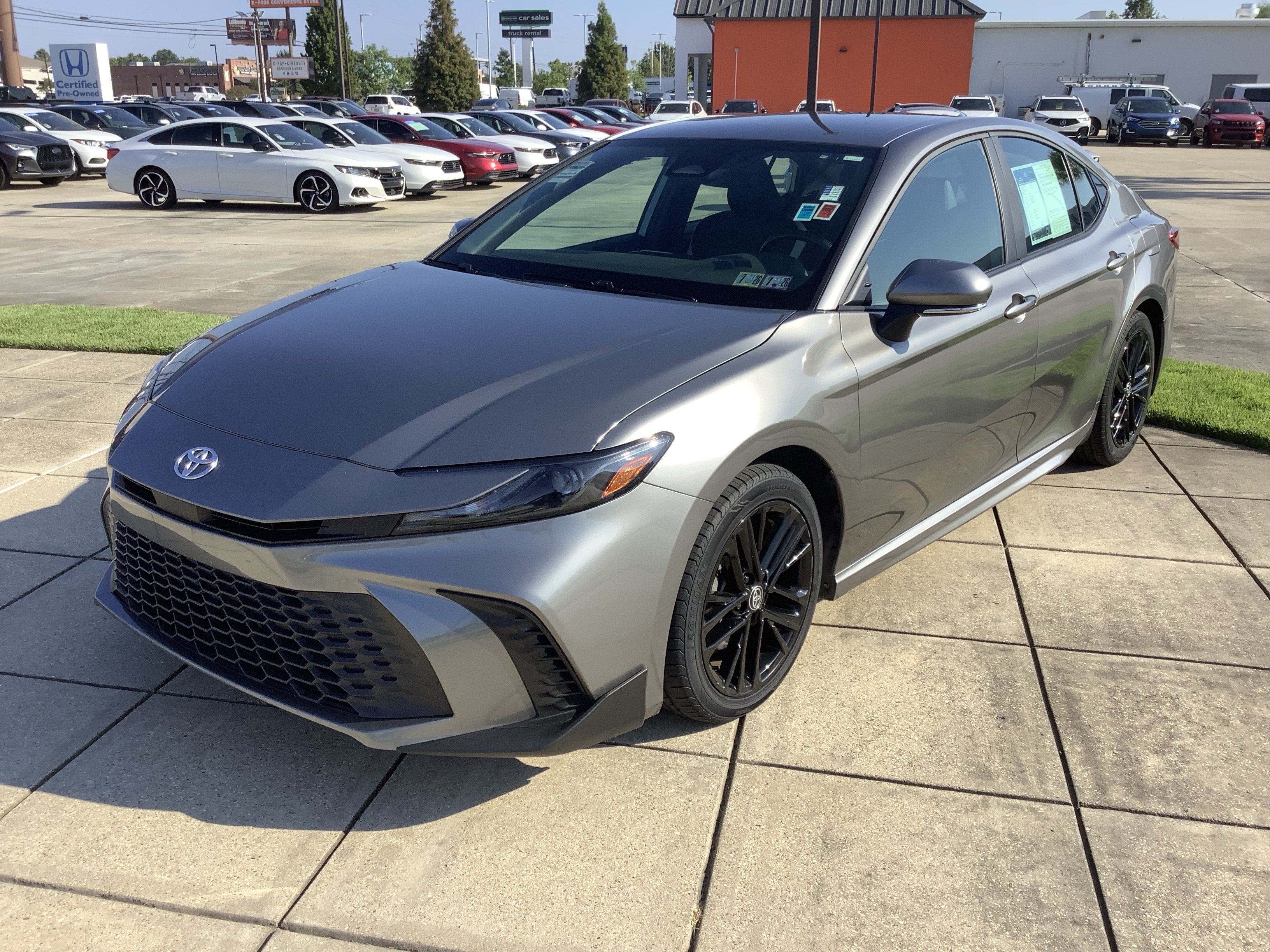 2025 Toyota Camry SE