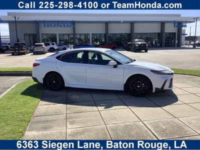 2025 Toyota Camry SE