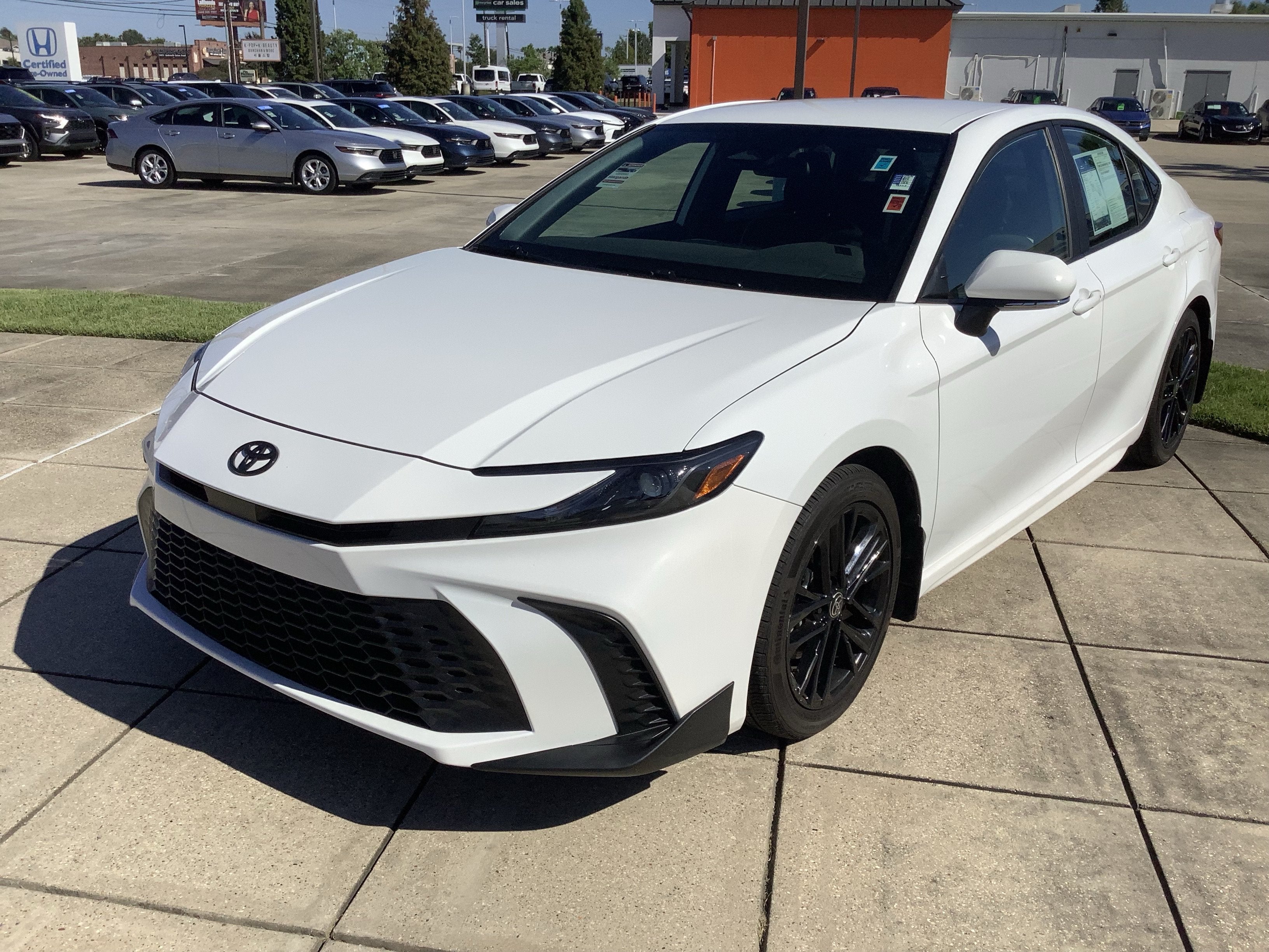 2025 Toyota Camry SE