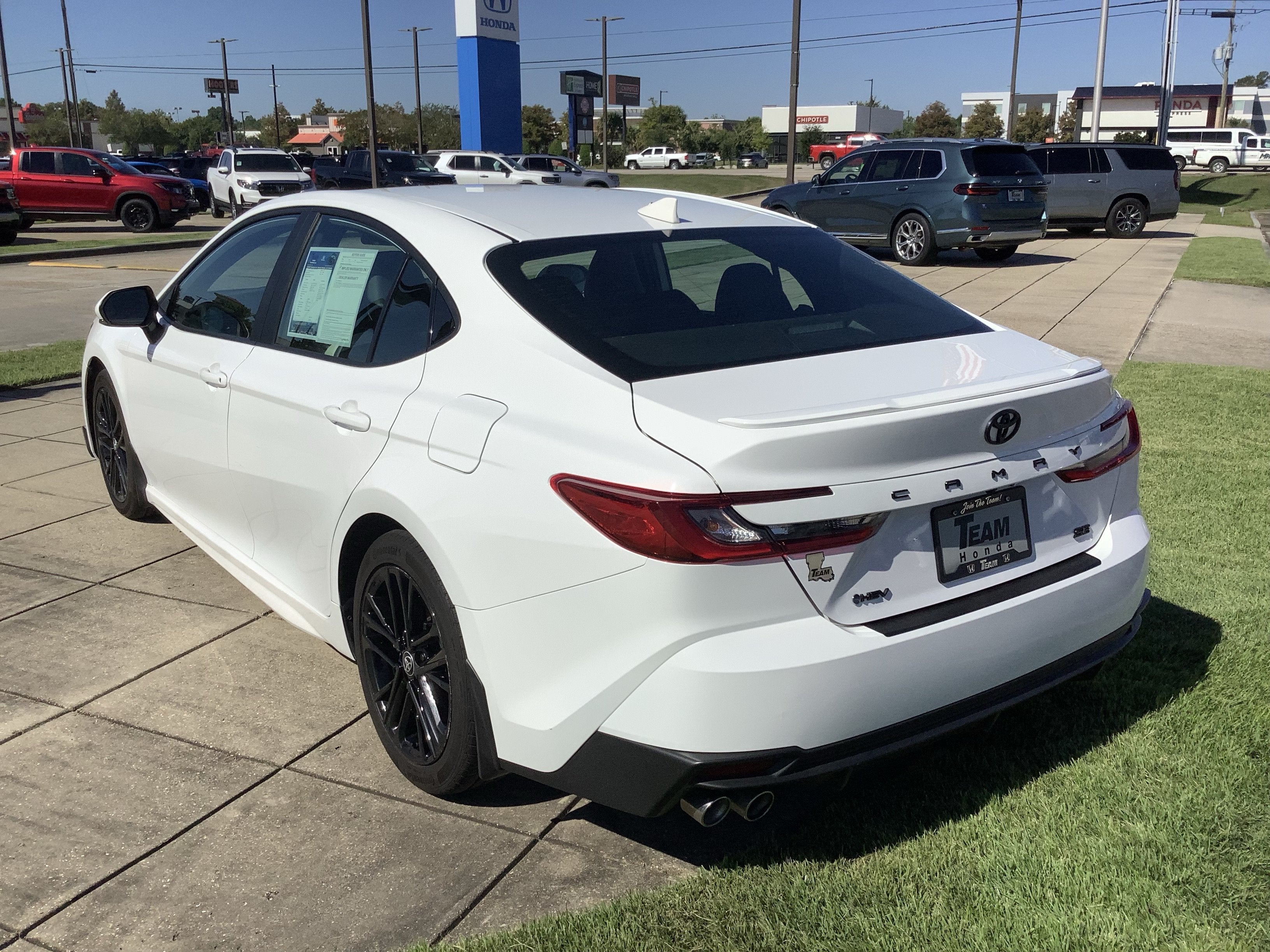 2025 Toyota Camry SE