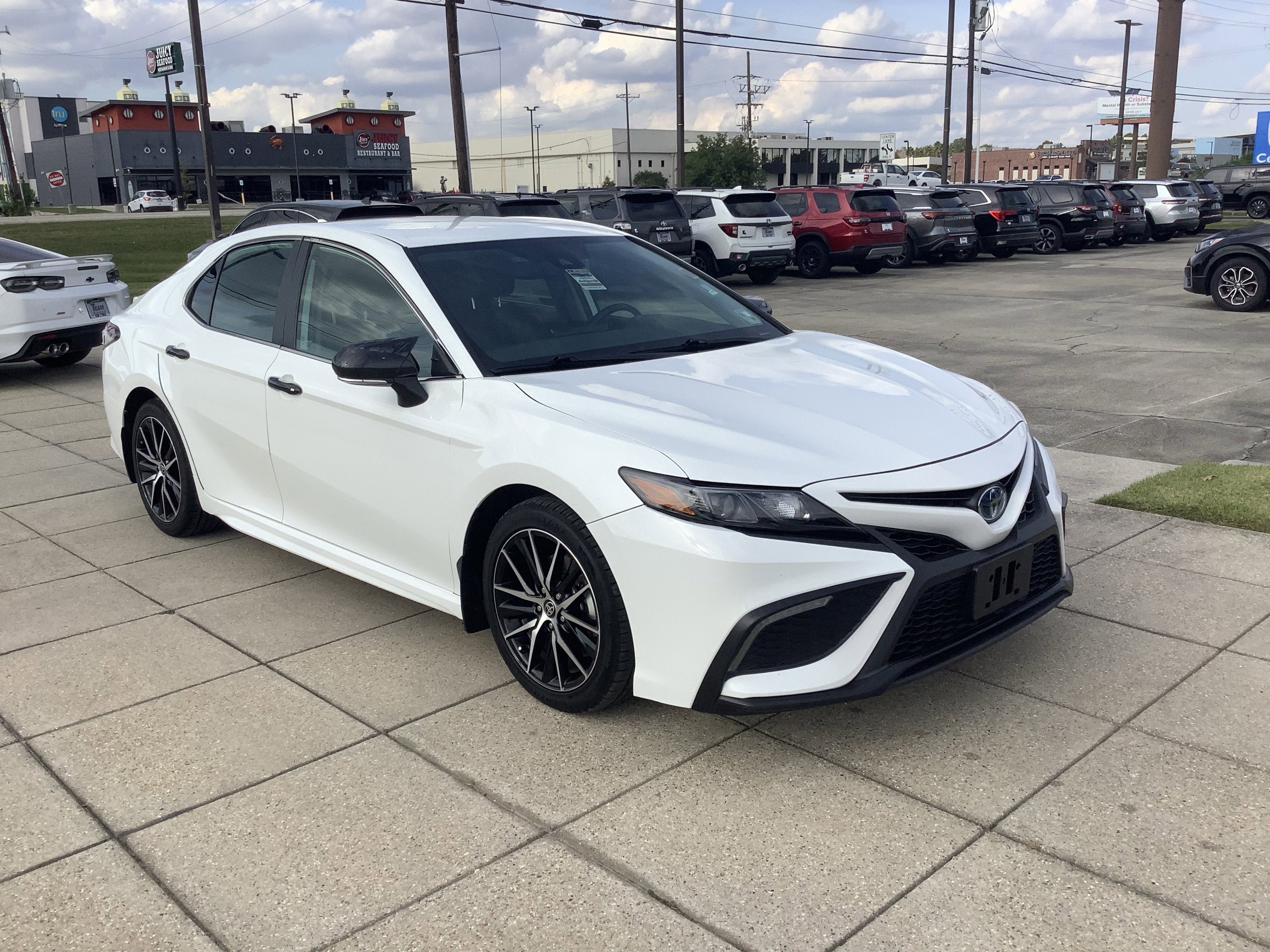 2024 Toyota Camry Hybrid SE