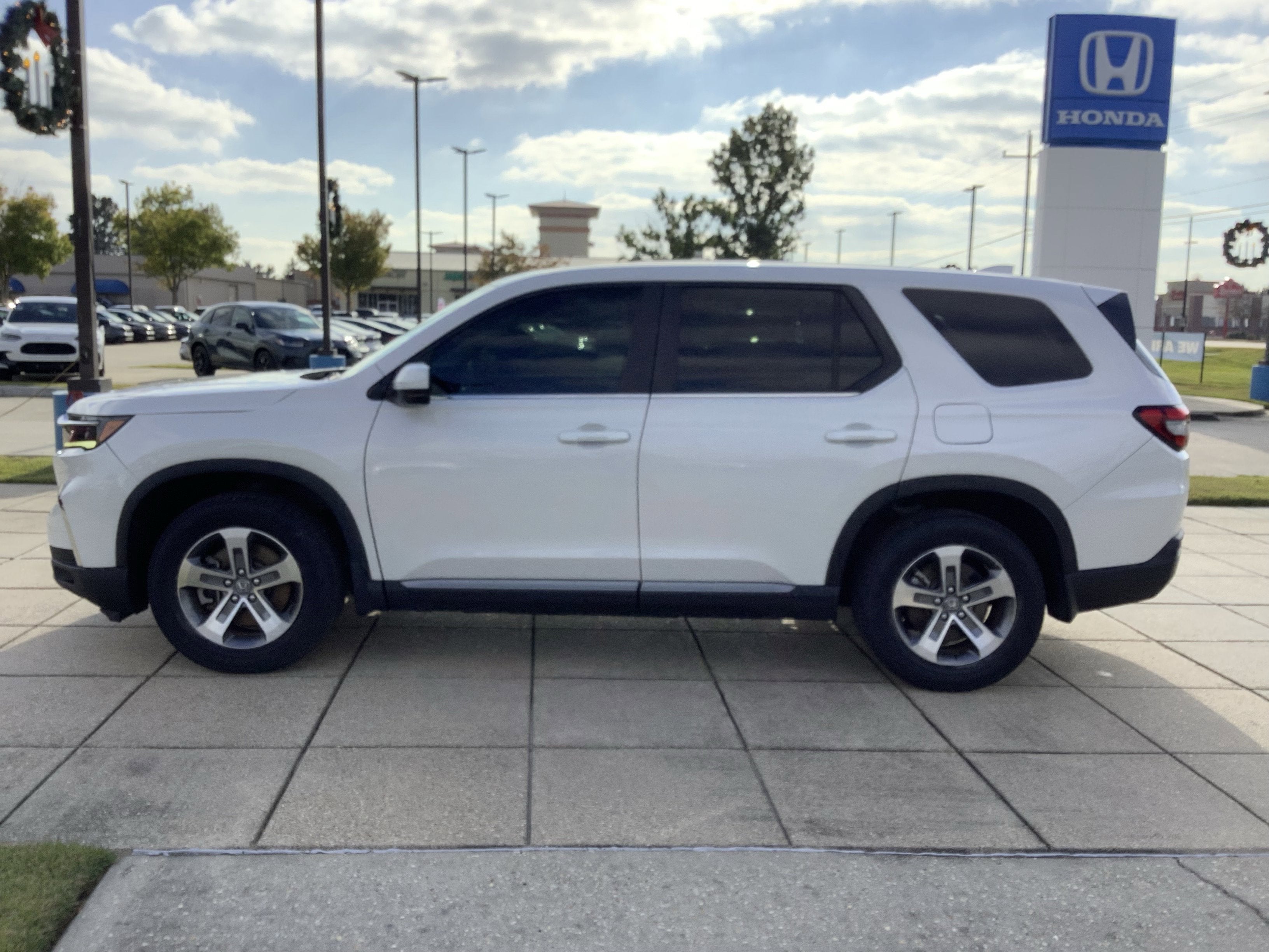 2023 Honda Pilot EX-L 8 Passenger