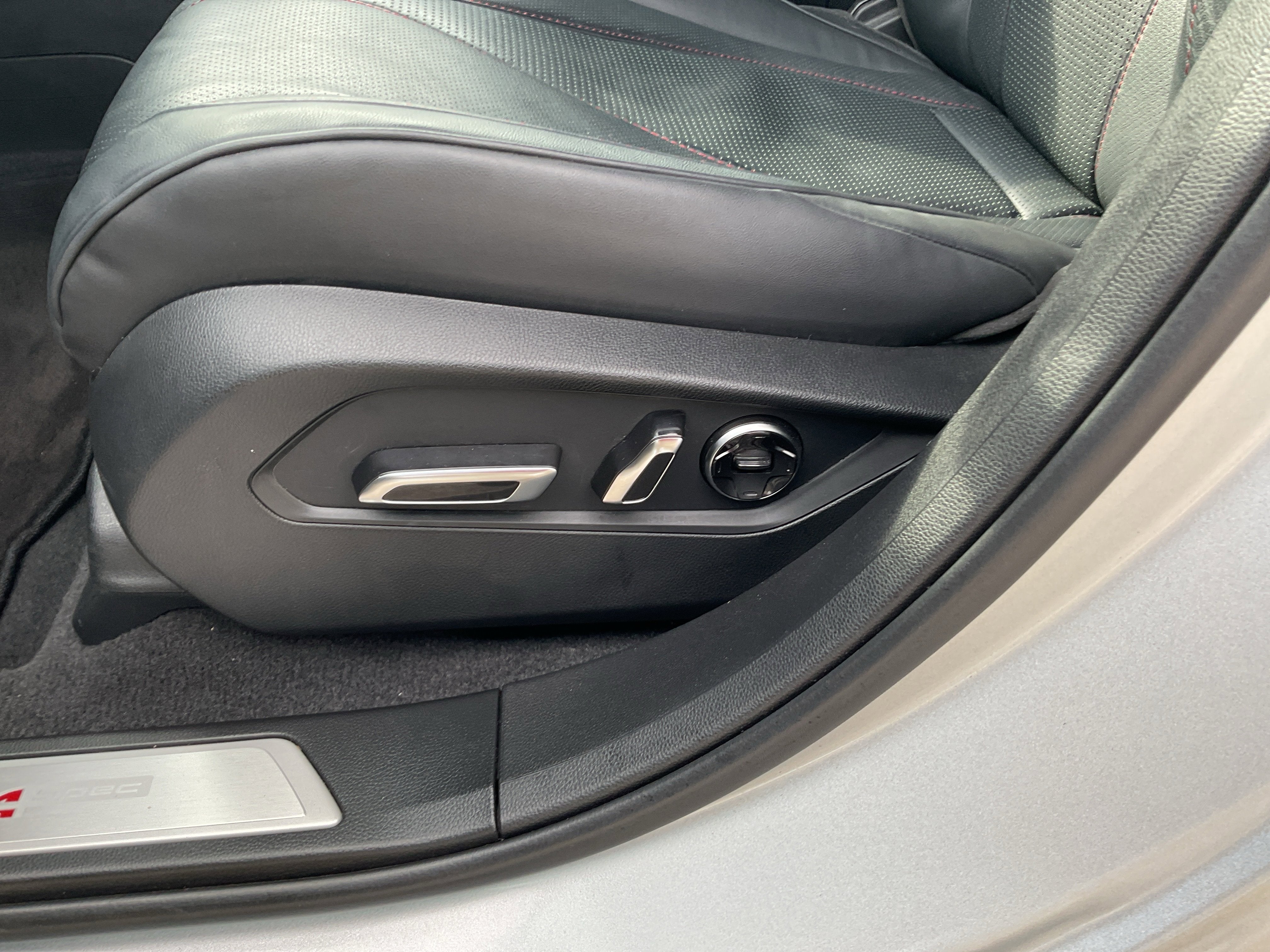 2025 Acura RDX w/A-Spec Advance Package