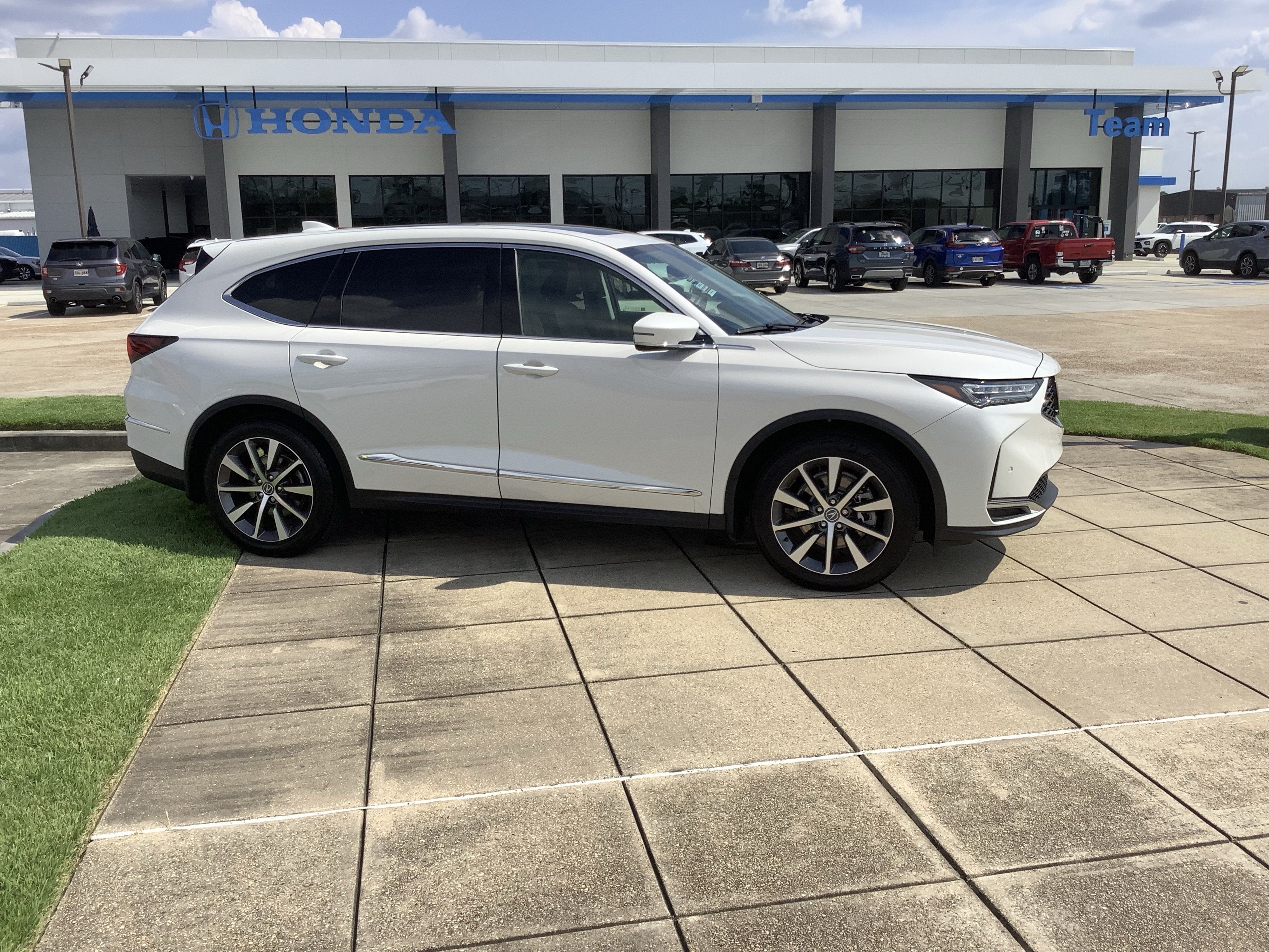 2025 Acura MDX w/Technology Package