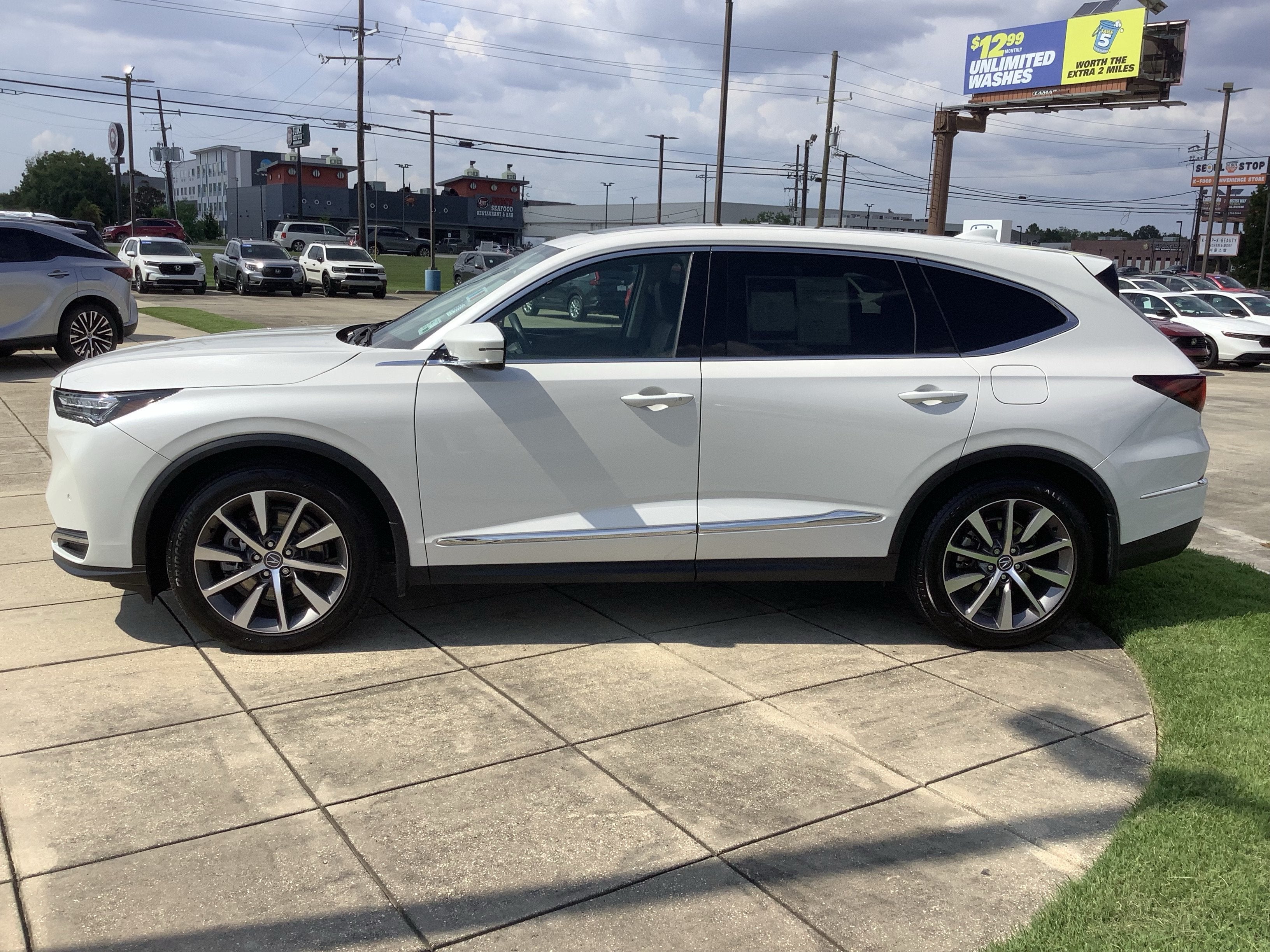 2025 Acura MDX w/Technology Package