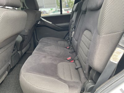 2008 Nissan Pathfinder LE