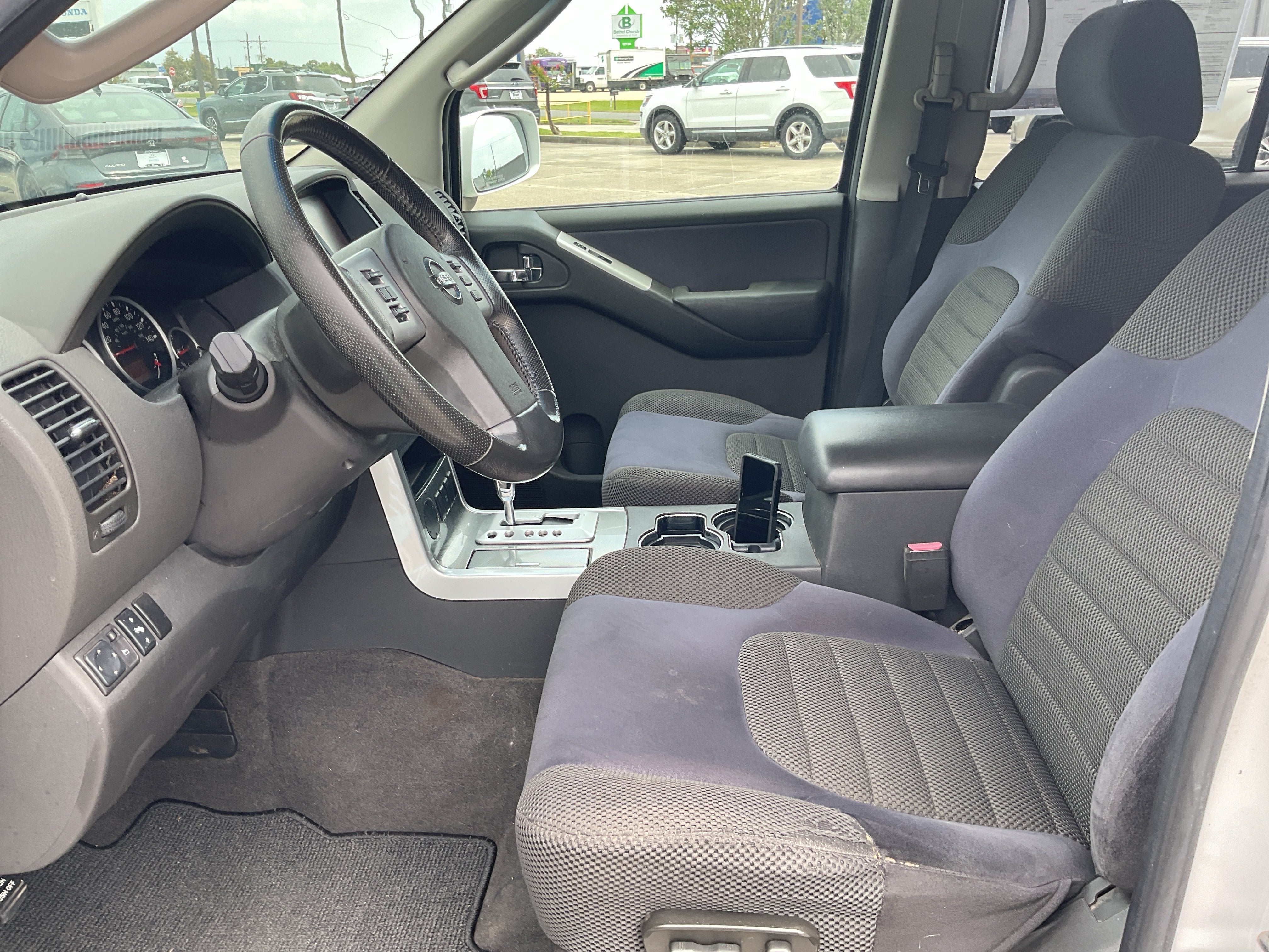 2008 Nissan Pathfinder LE