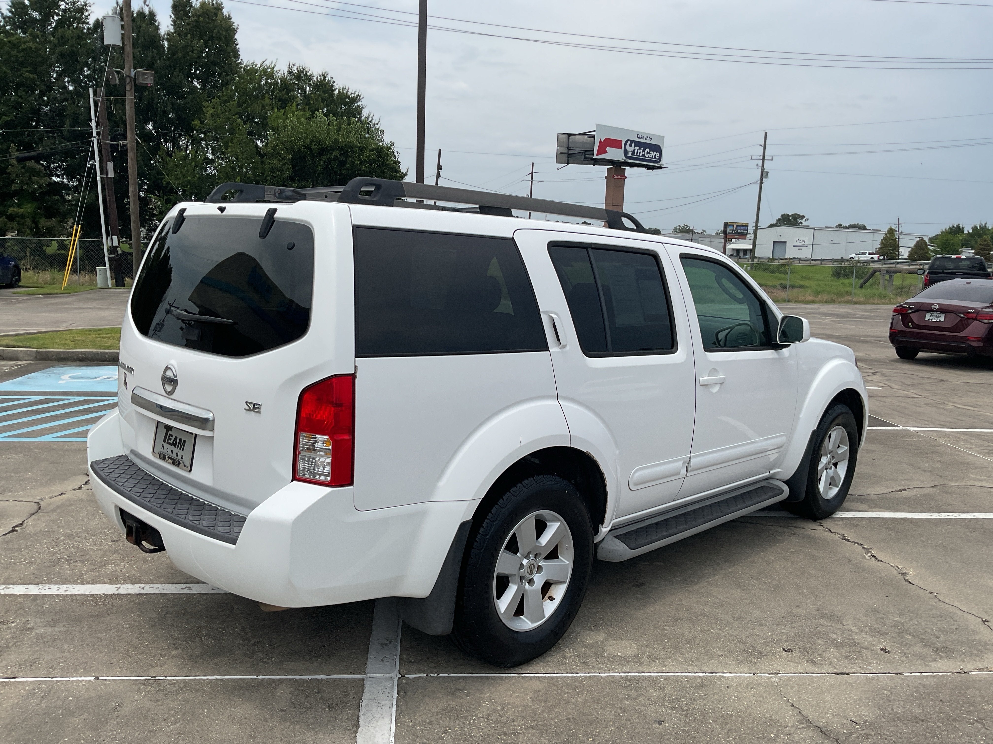 2008 Nissan Pathfinder LE