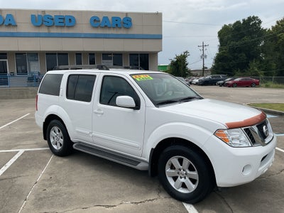 2008 Nissan Pathfinder LE