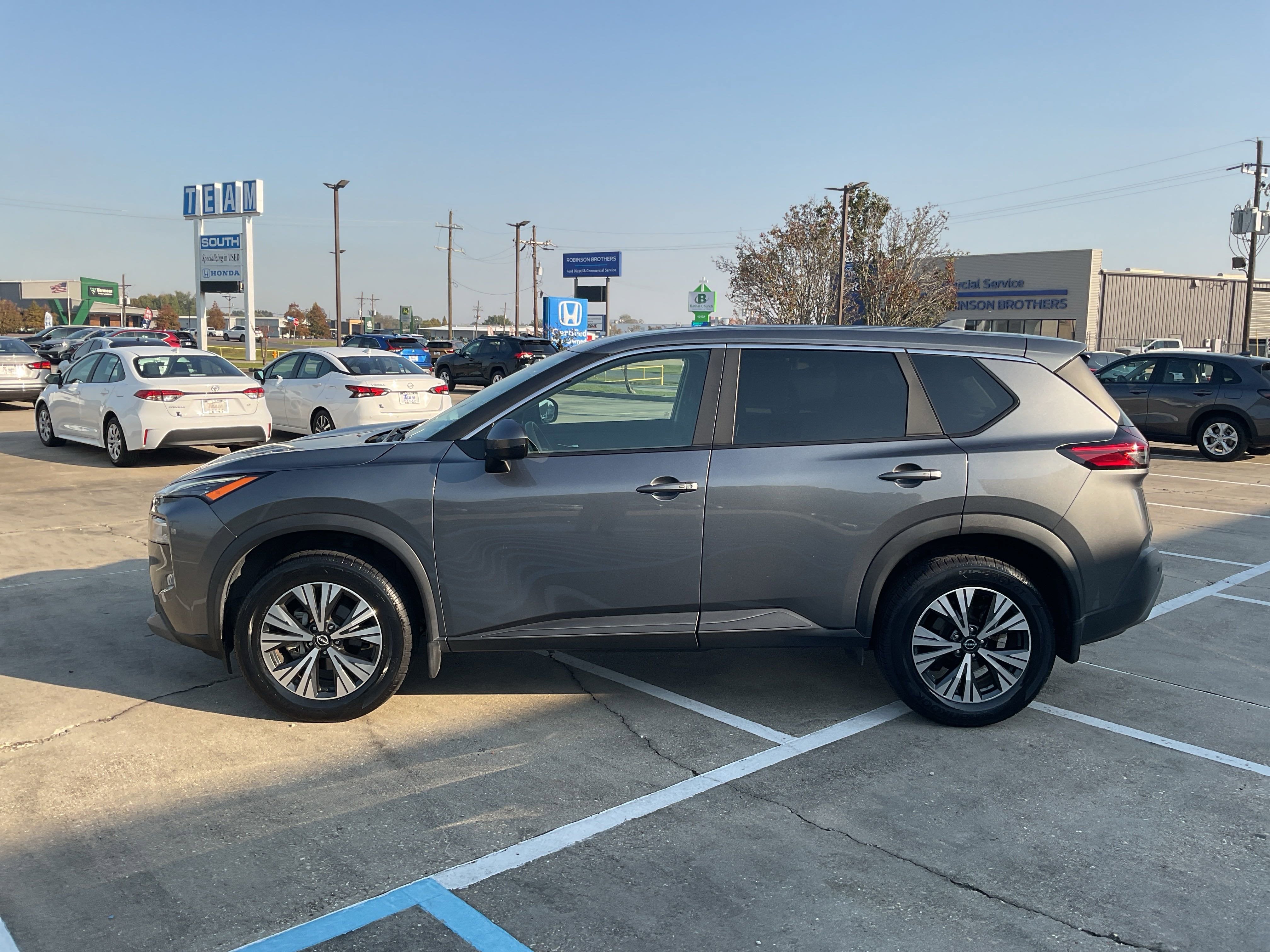 2023 Nissan Rogue SV