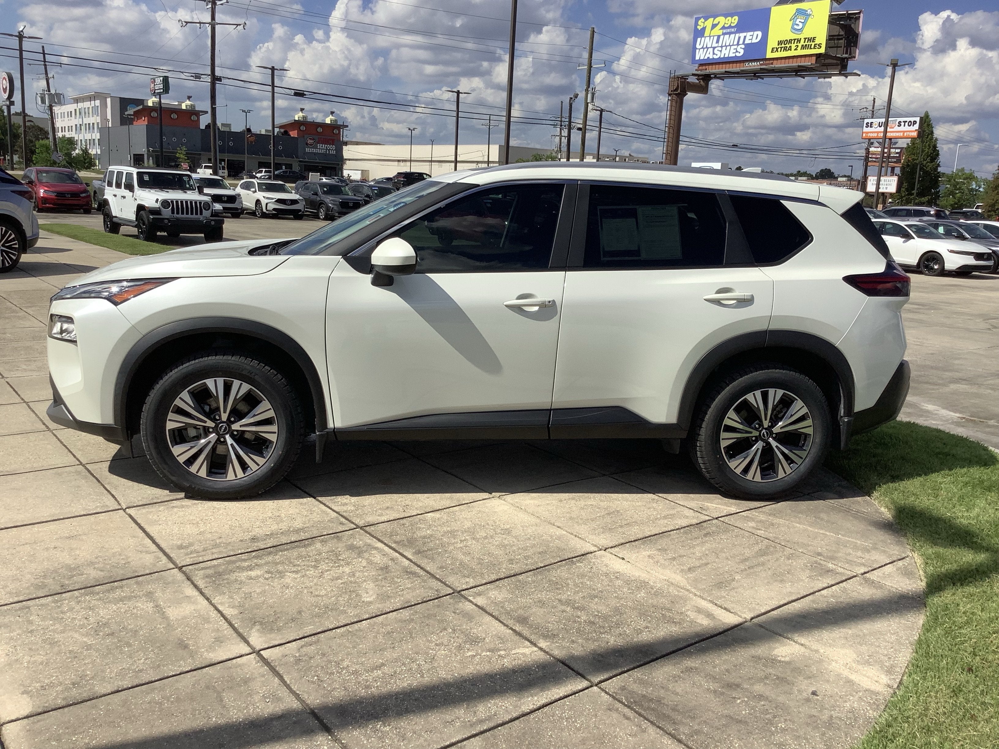 2023 Nissan Rogue SV