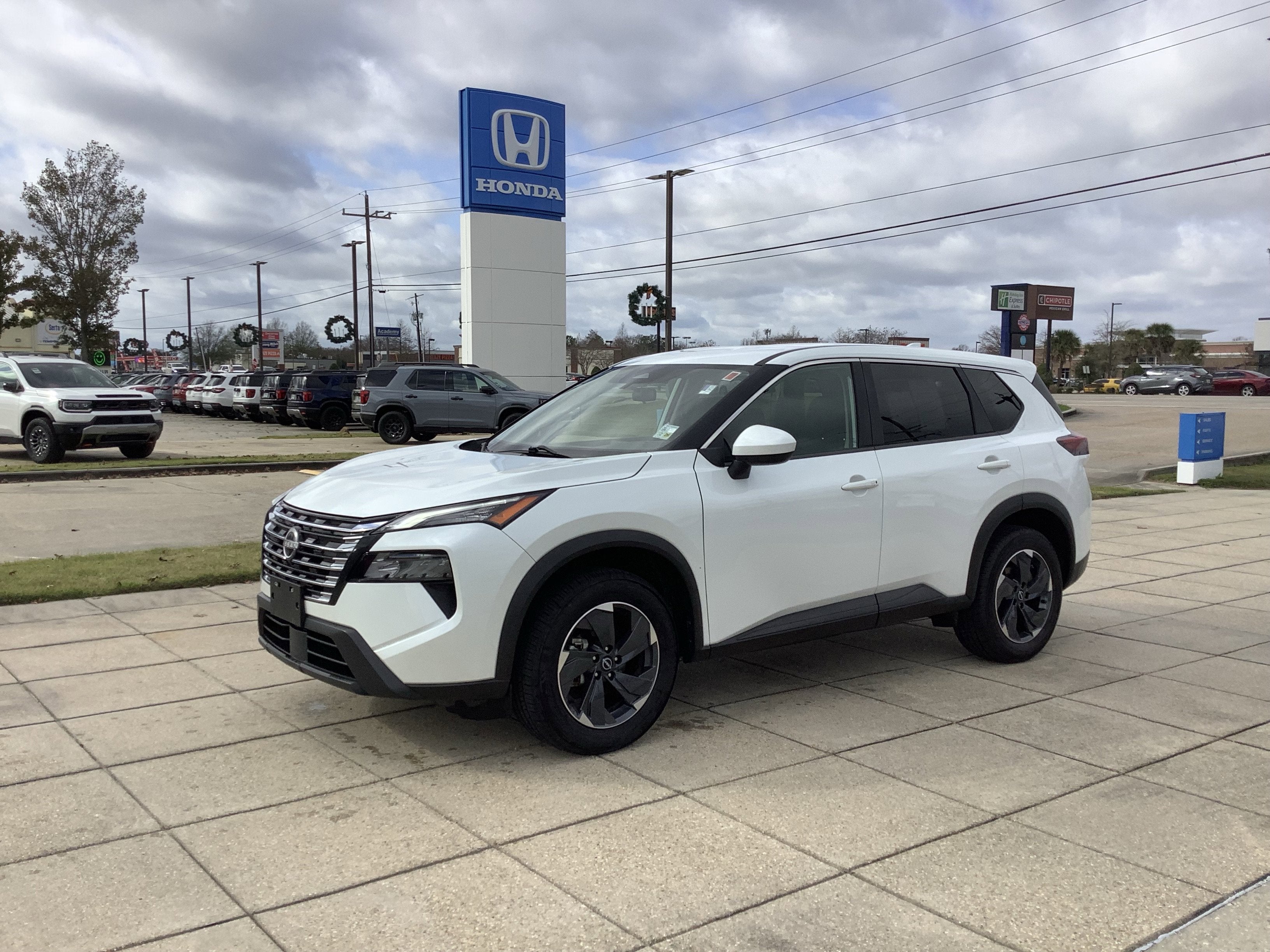 2024 Nissan Rogue SV