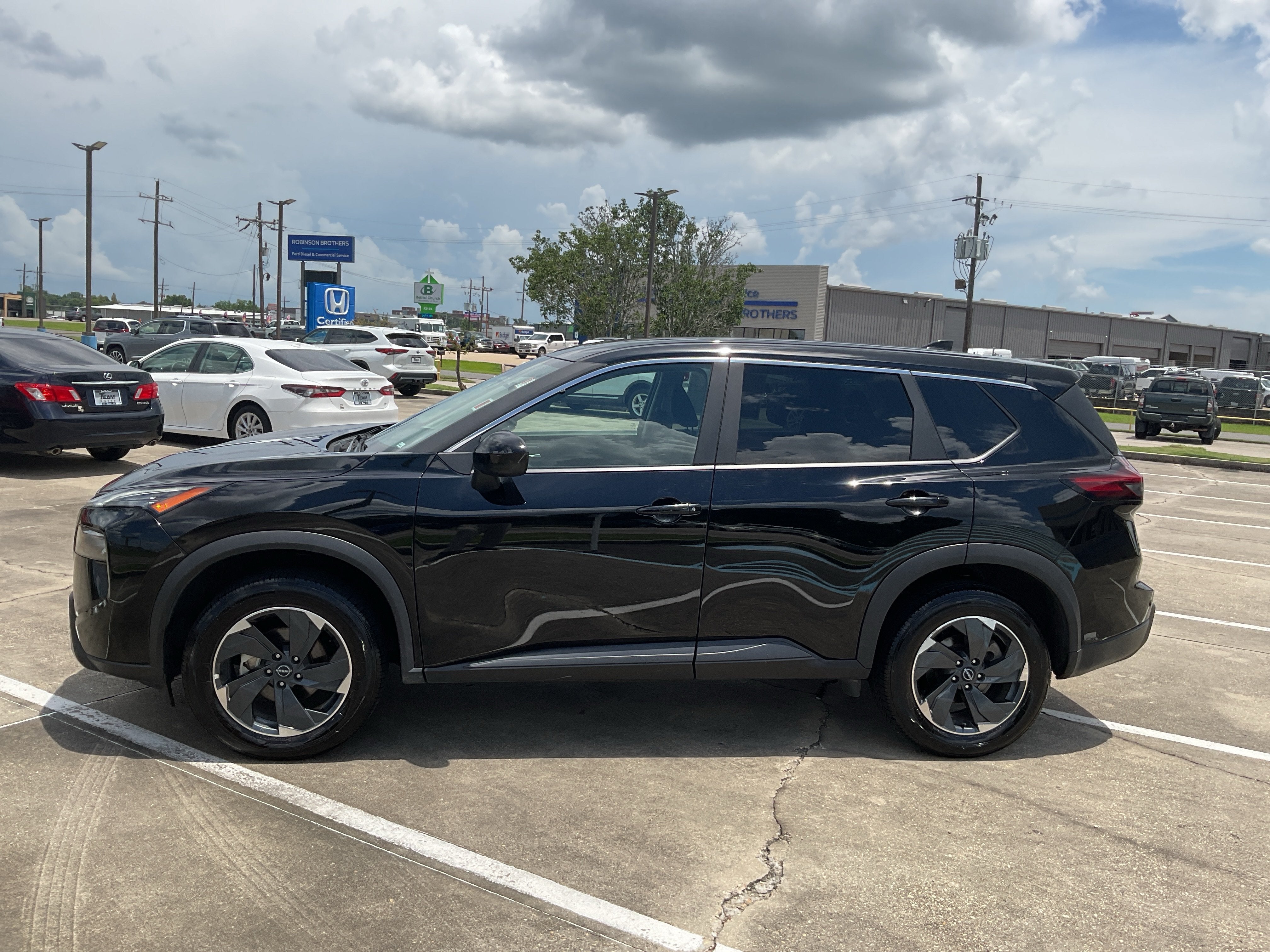 2025 Nissan Rogue SV