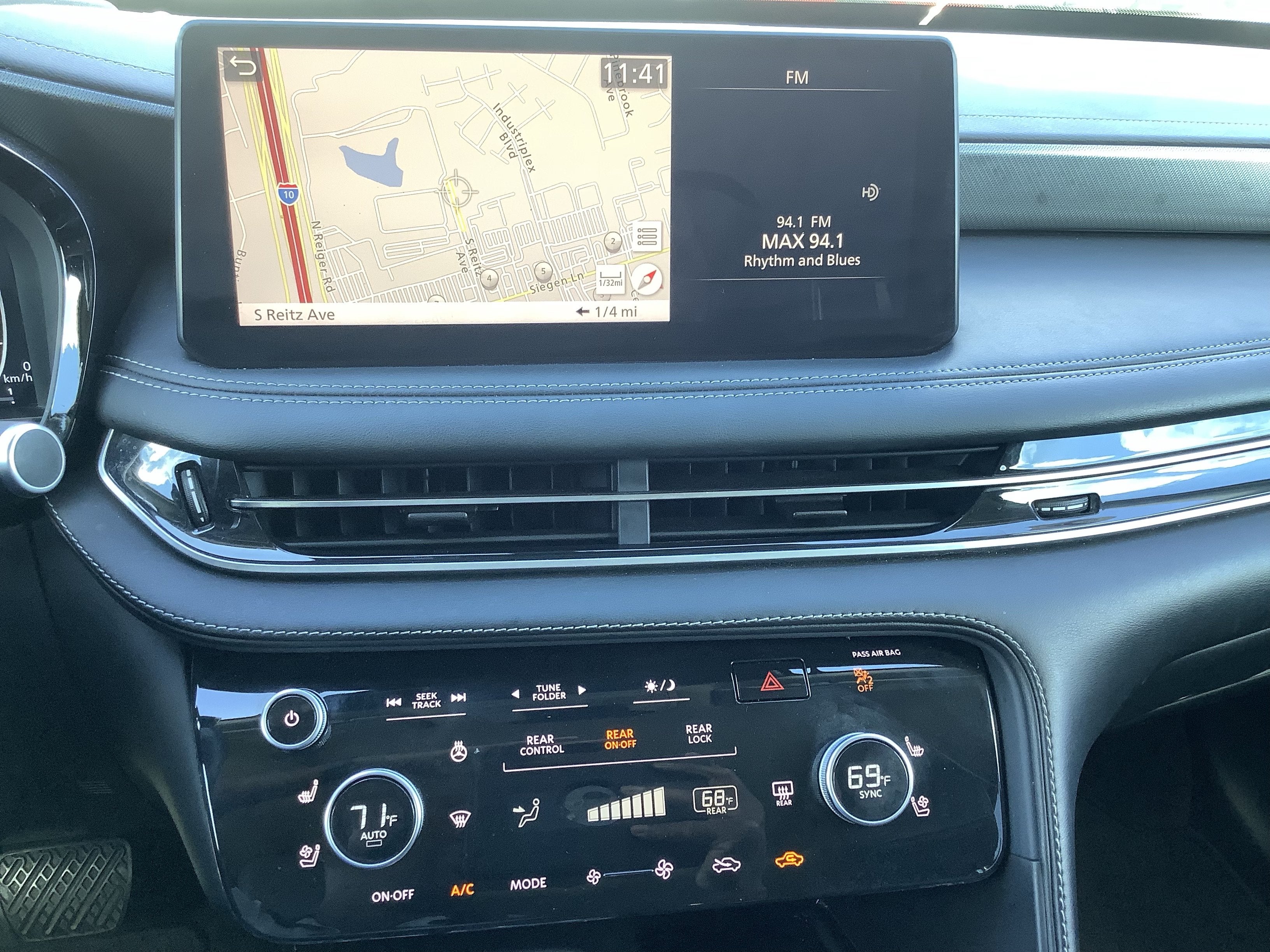 2024 INFINITI QX60 LUXE