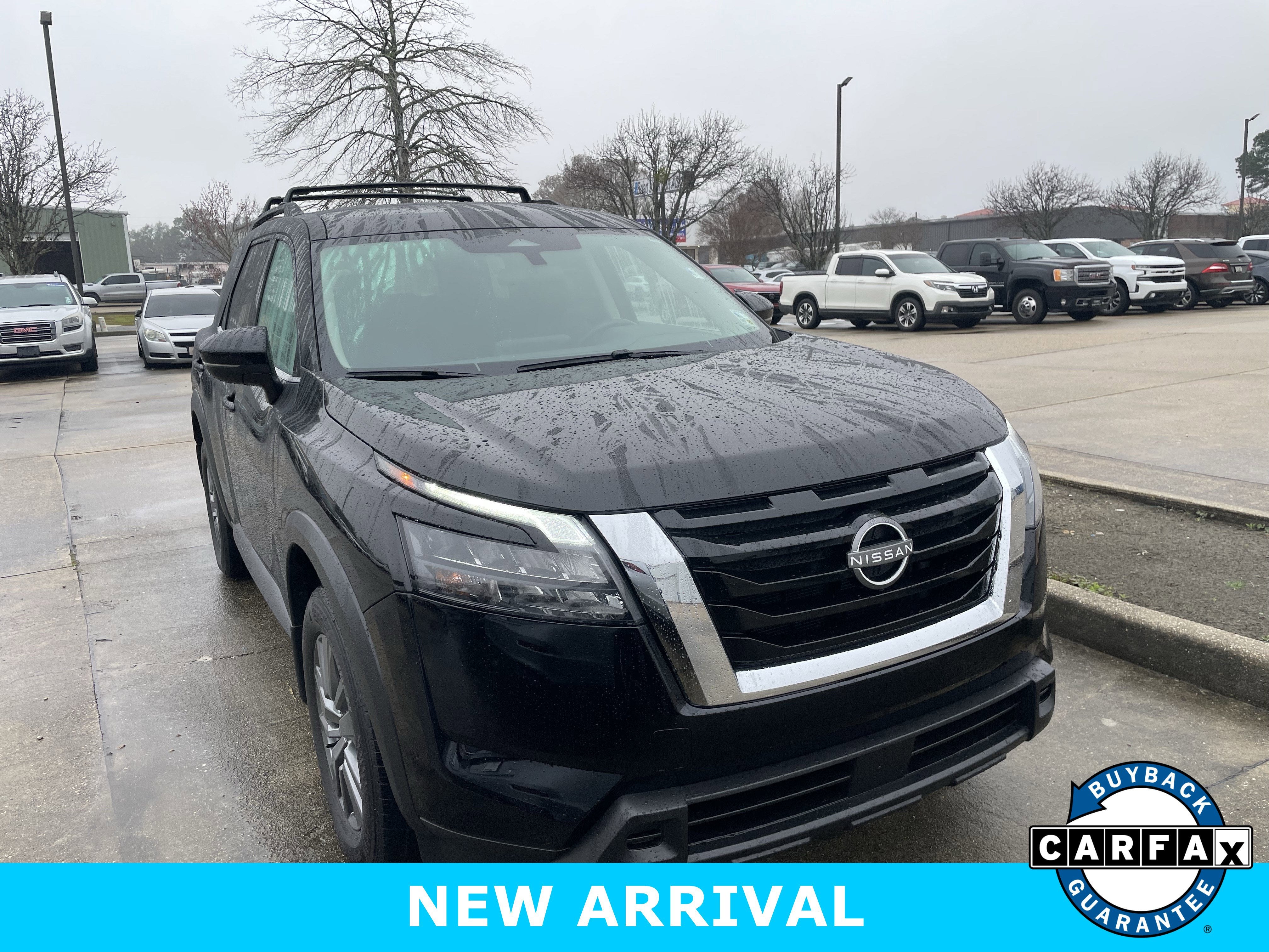 2025 Nissan Pathfinder SV