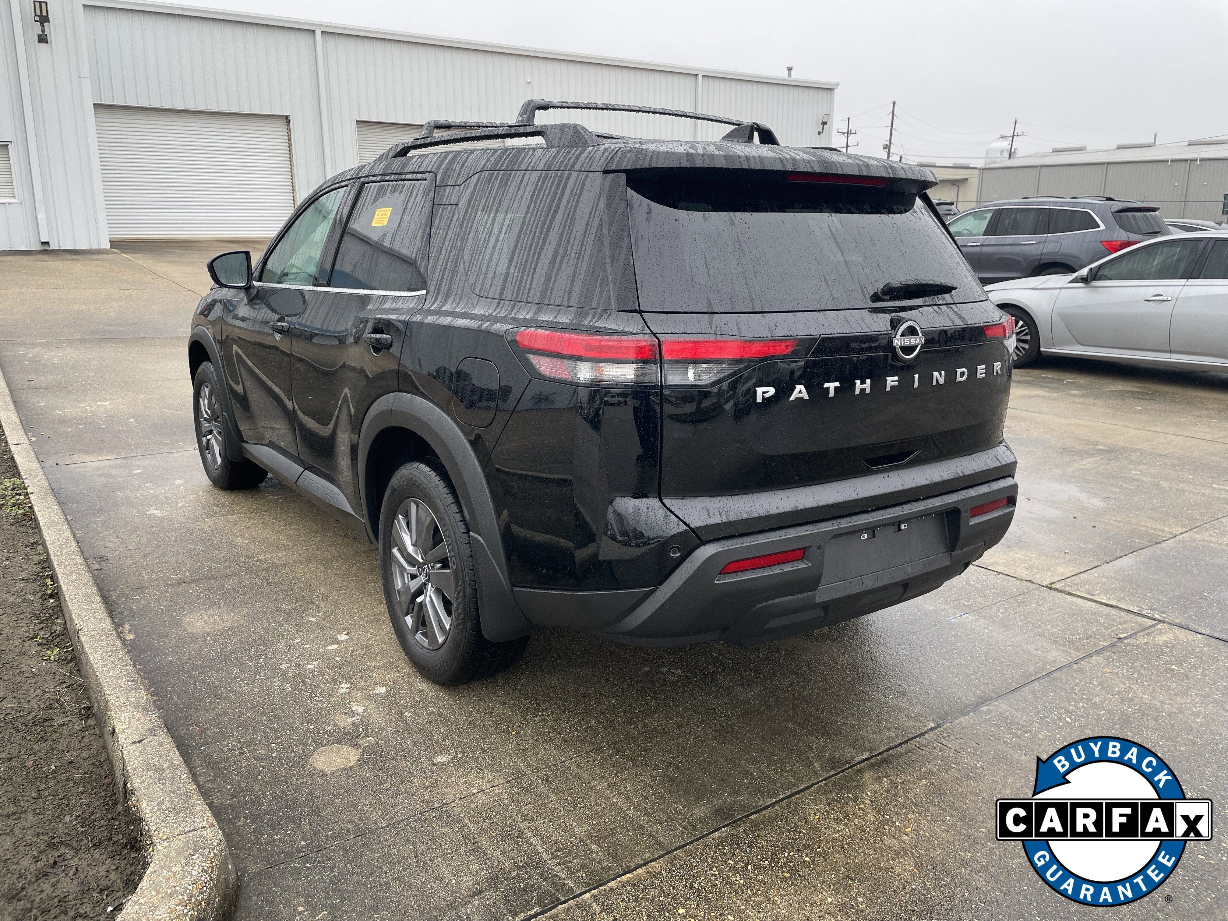 2025 Nissan Pathfinder SV