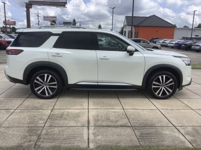 2023 Nissan Pathfinder Platinum