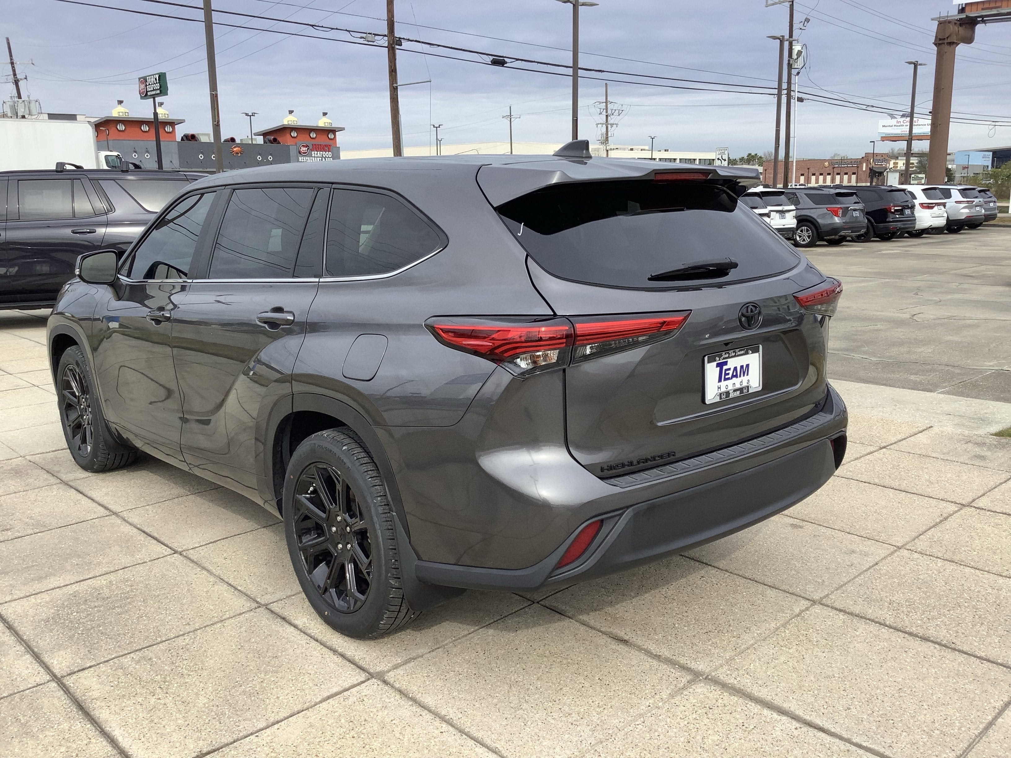 2023 Toyota Highlander LE