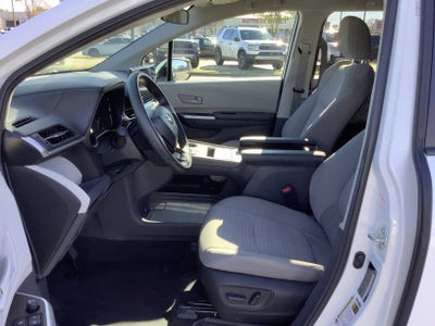 2024 Toyota Sienna LE