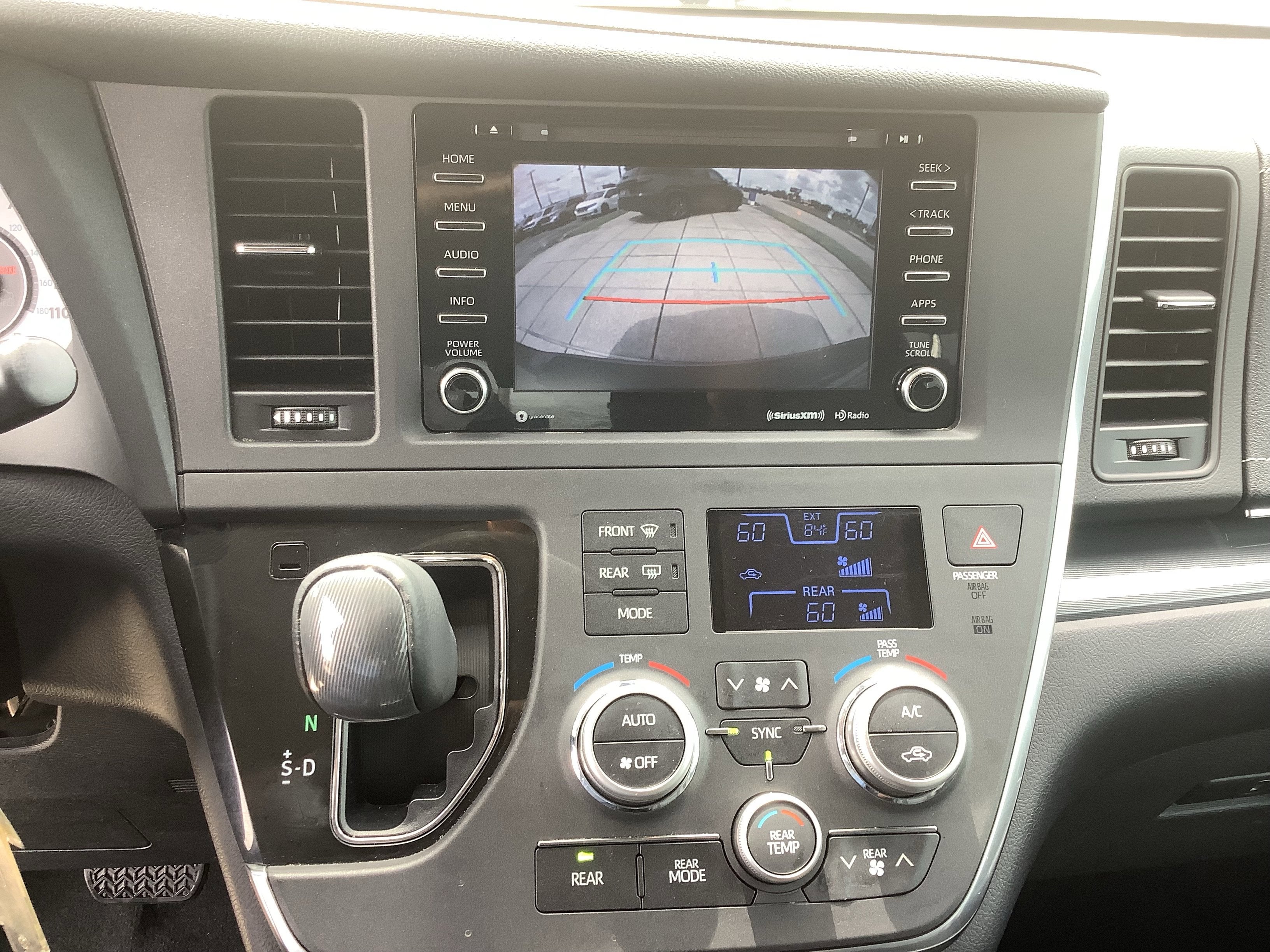 2018 Toyota Sienna SE
