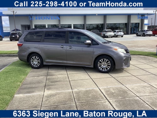 2018 Toyota Sienna XLE Auto Access Seat