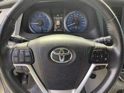 2018 Toyota Sienna XLE Auto Access Seat