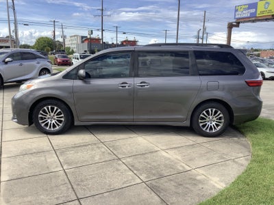 2018 Toyota Sienna XLE Auto Access Seat