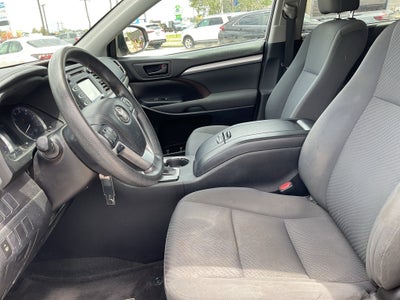 2017 Toyota Highlander LE