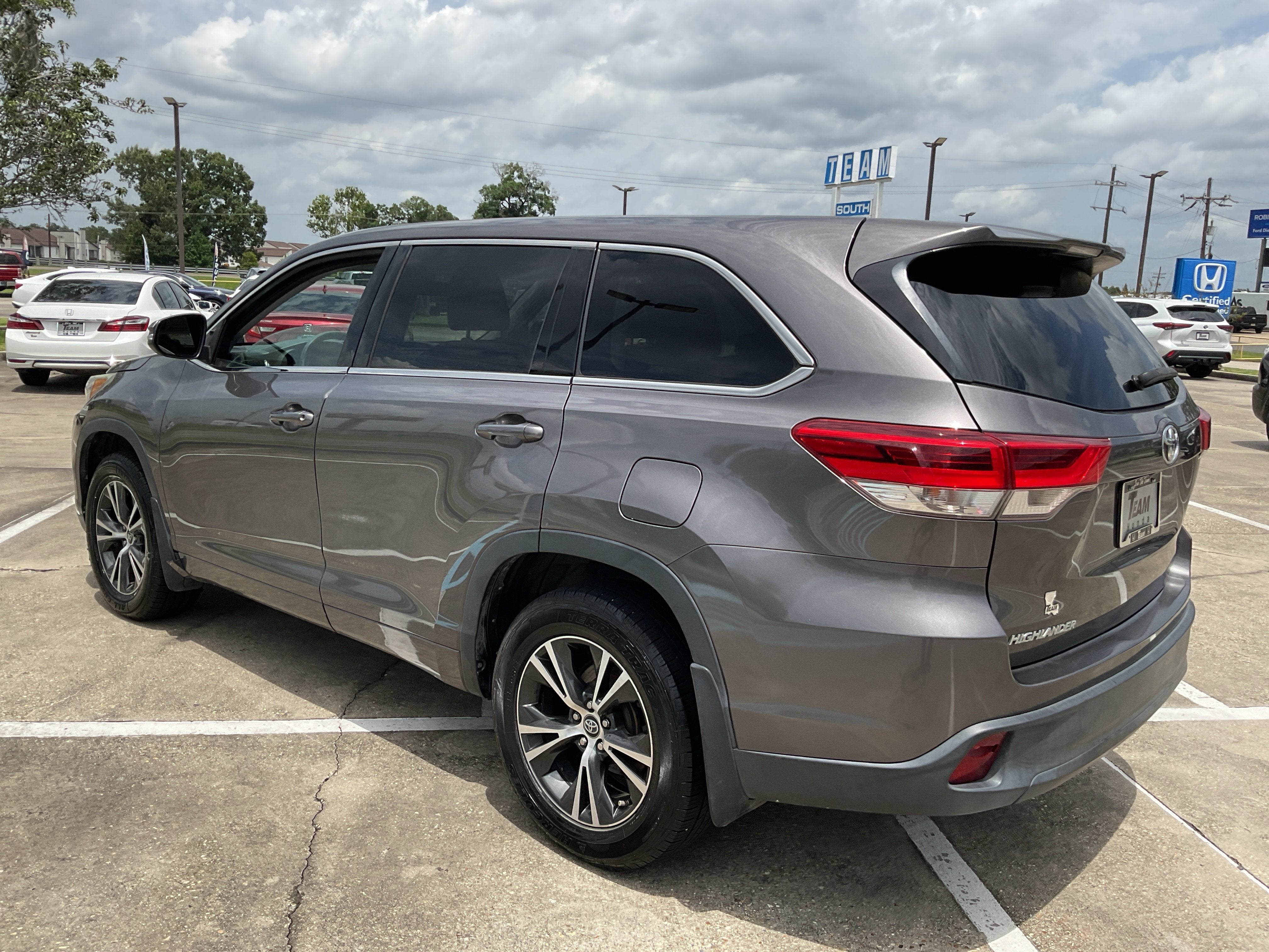 2017 Toyota Highlander LE