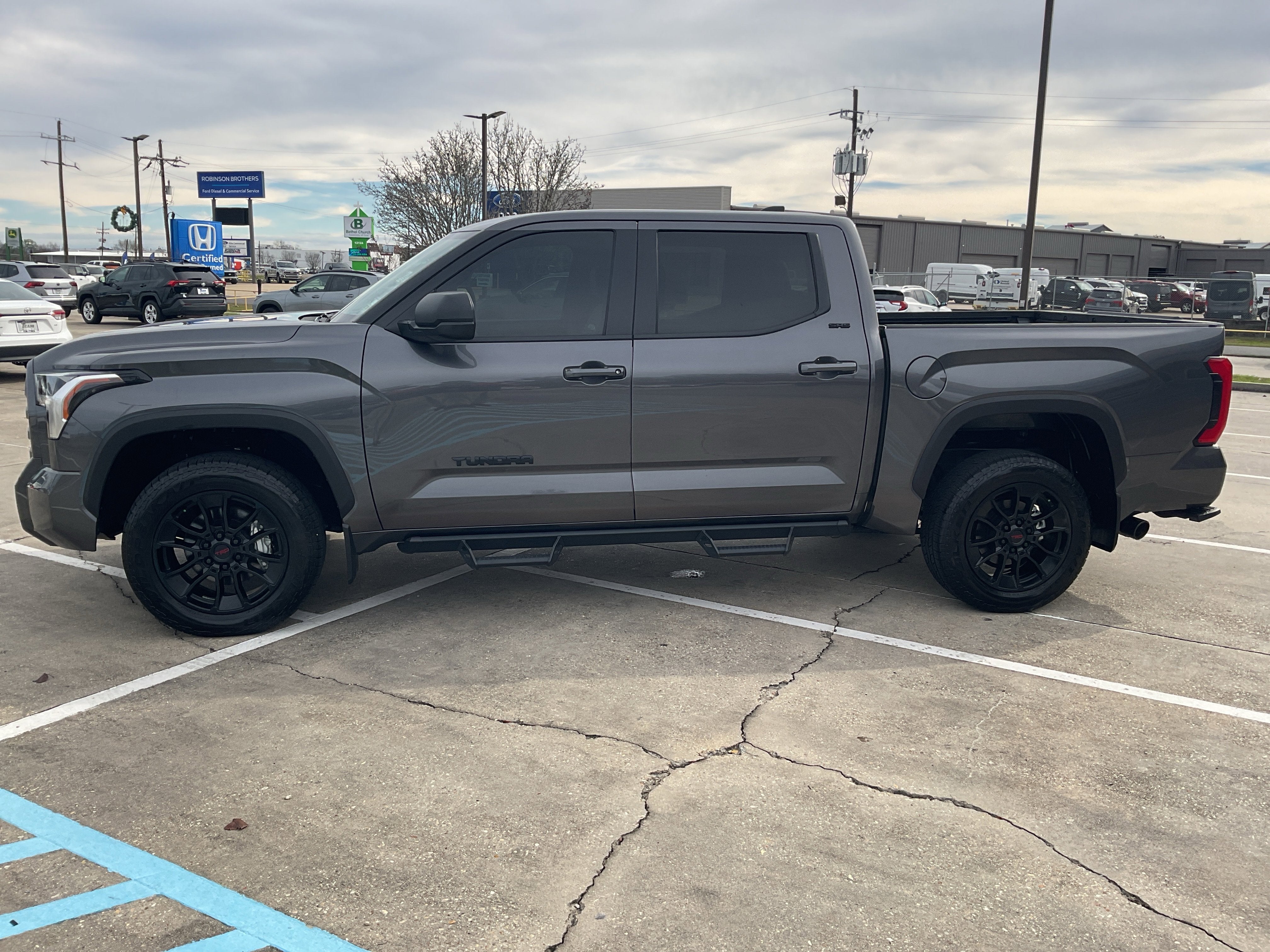 2025 Toyota Tundra 4WD SR5