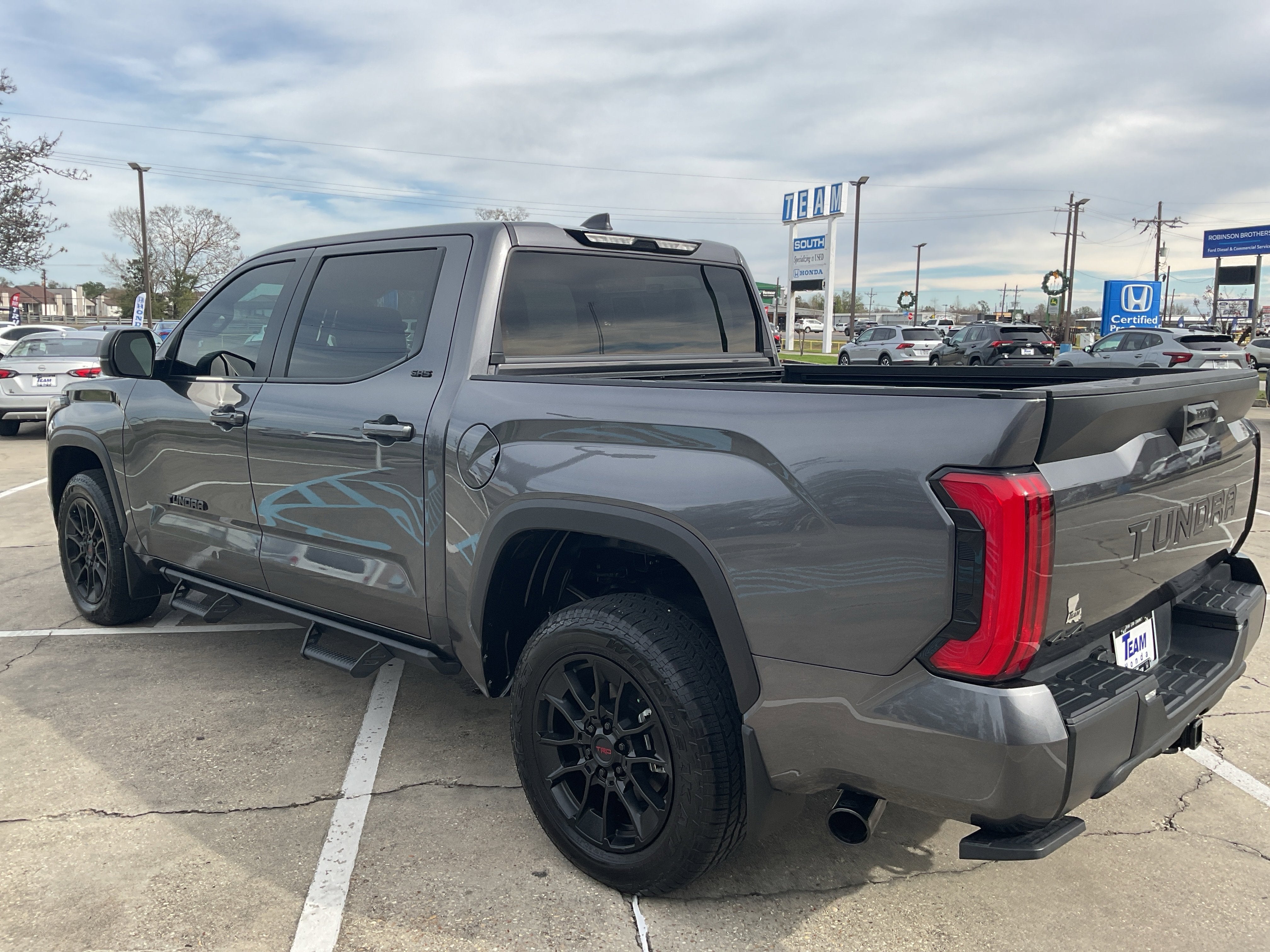2025 Toyota Tundra 4WD SR5