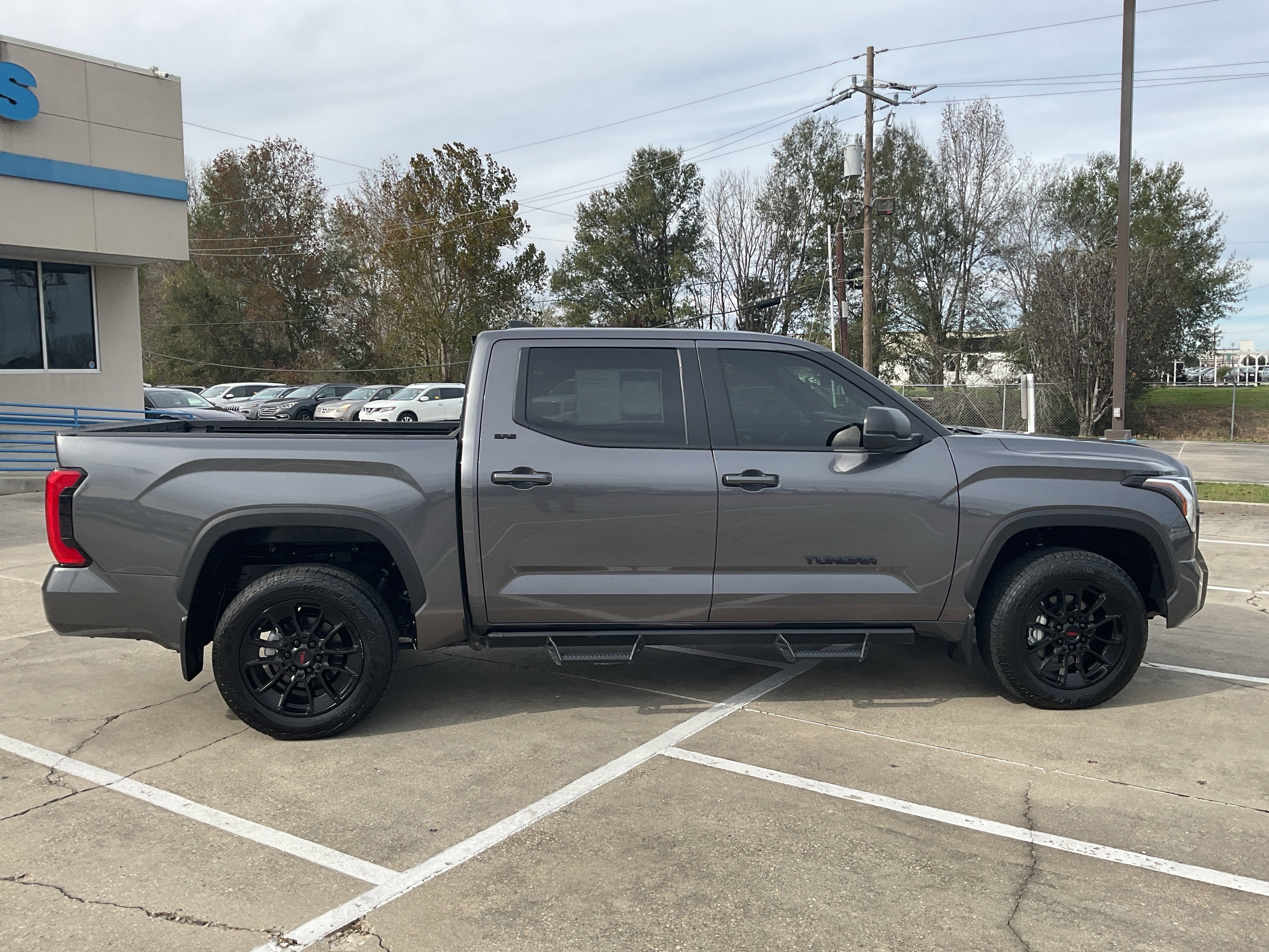 2025 Toyota Tundra 4WD SR5