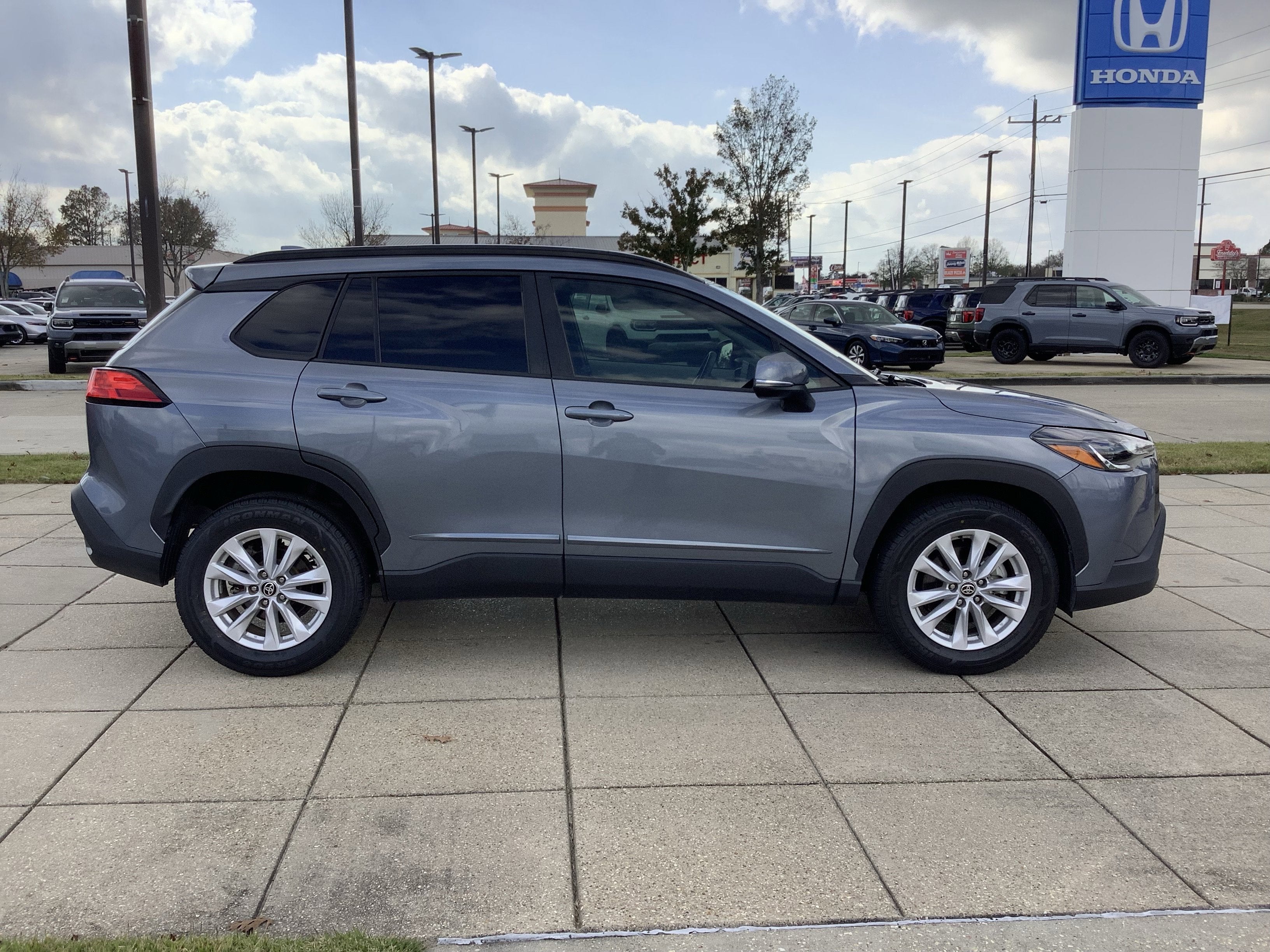 2022 Toyota Corolla Cross LE