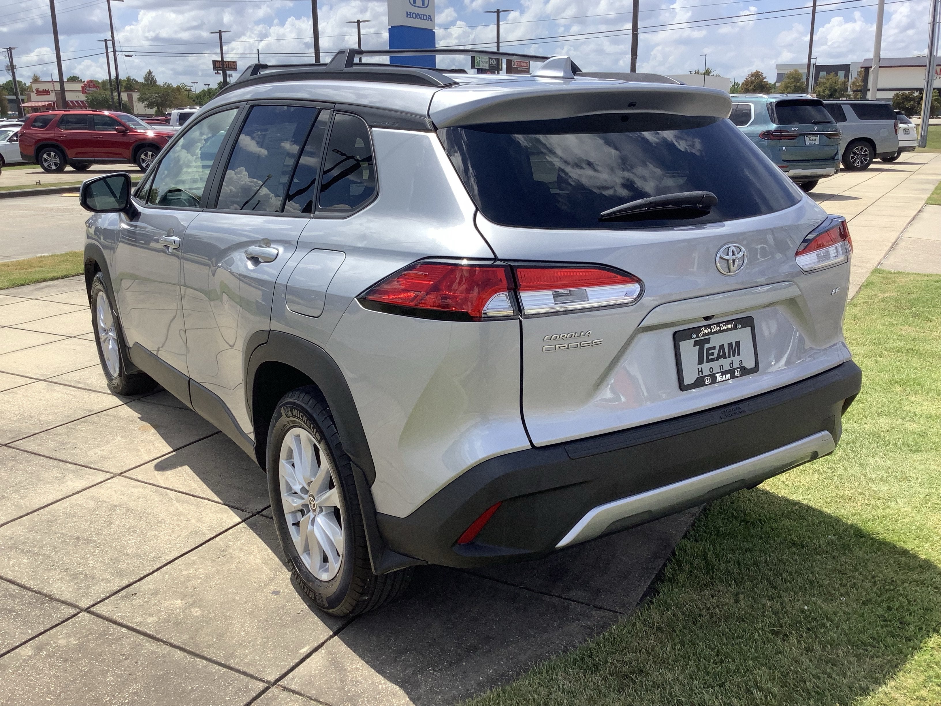 2024 Toyota Corolla Cross LE