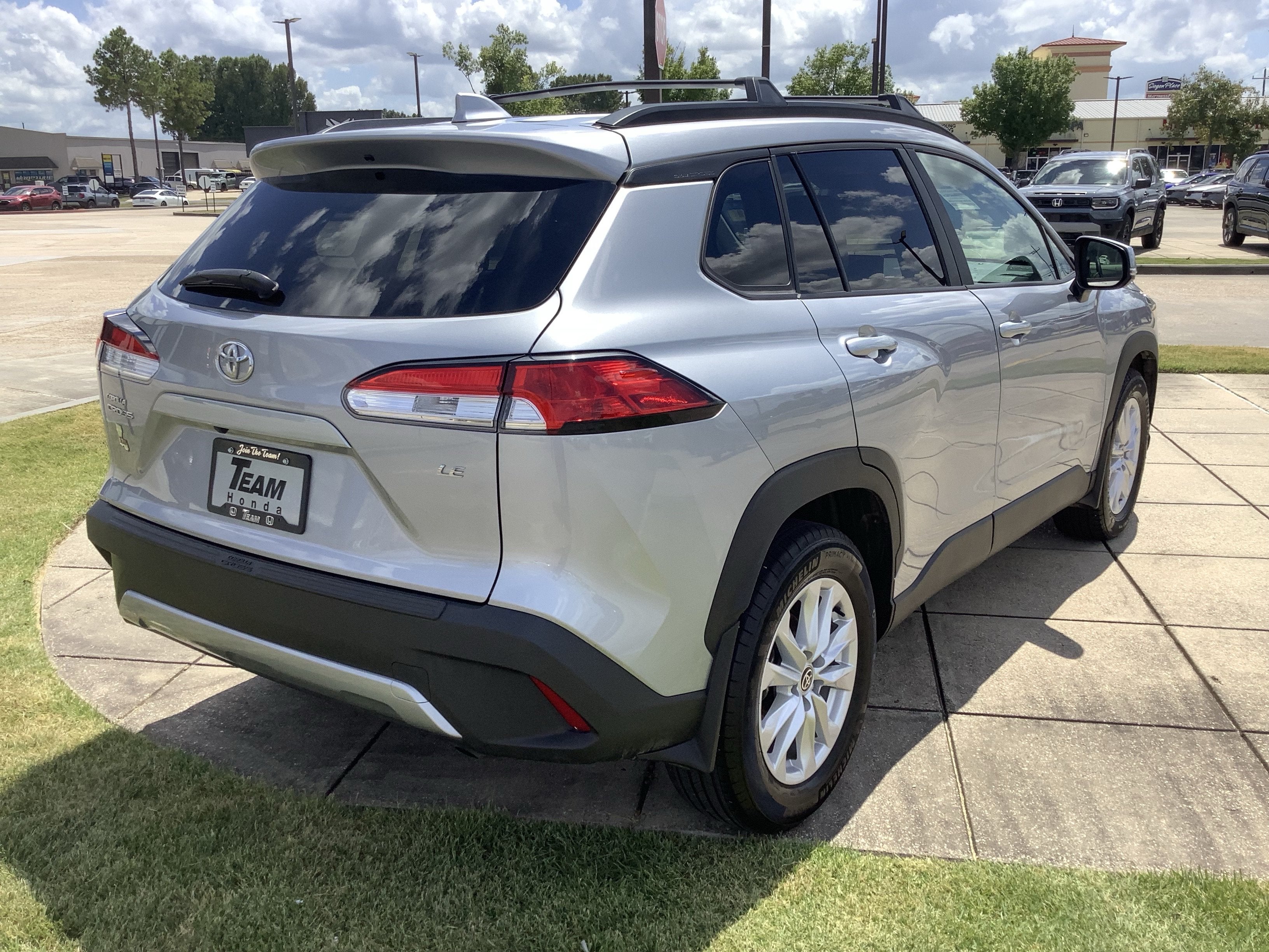 2024 Toyota Corolla Cross LE
