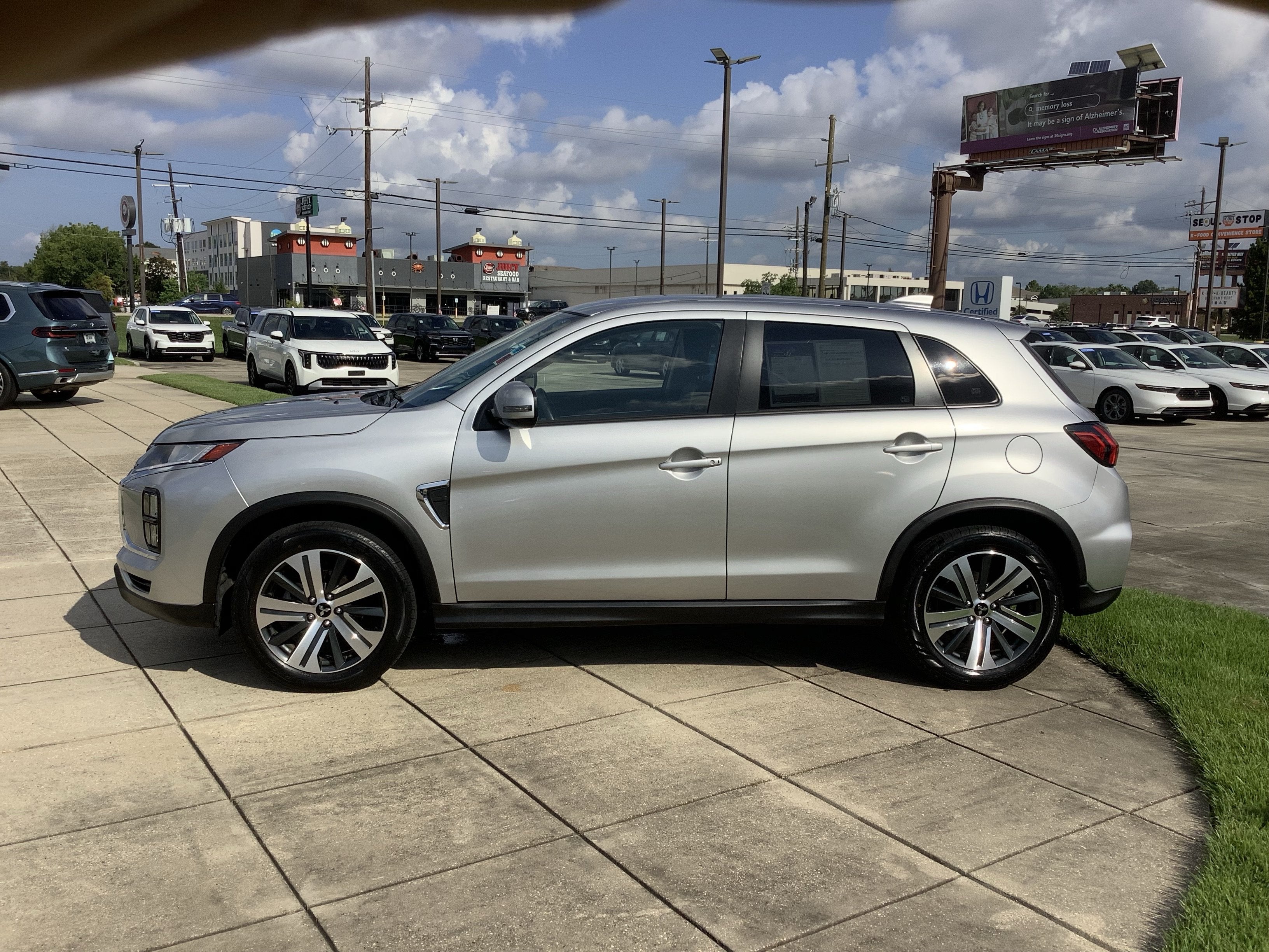 2024 Mitsubishi Outlander Sport SE