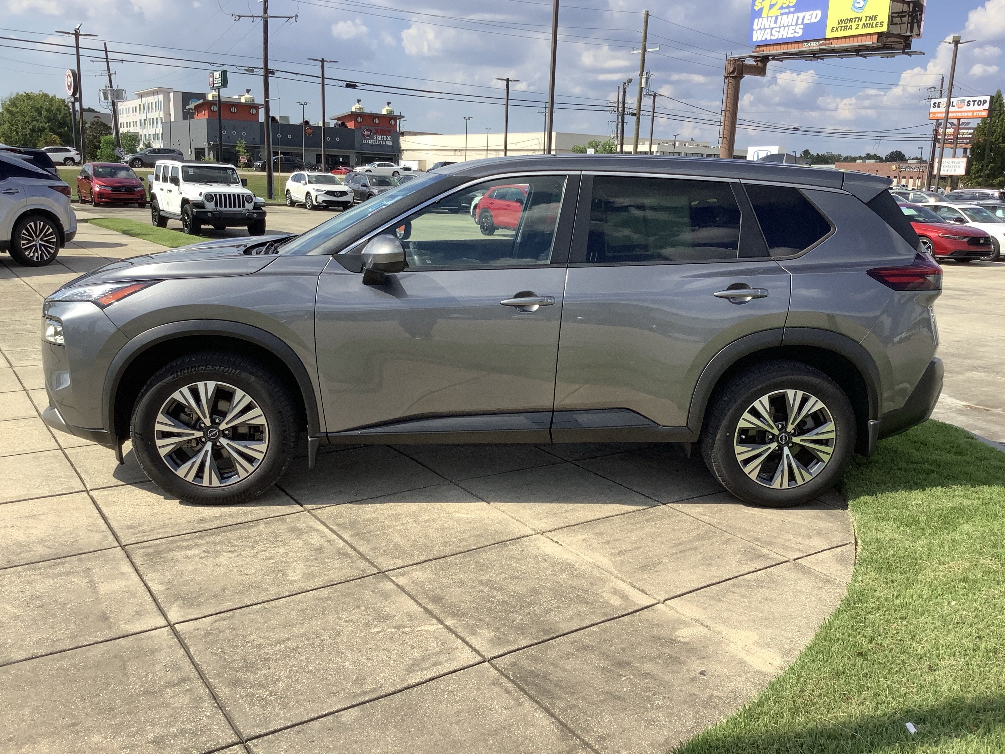 2023 Nissan Rogue SV