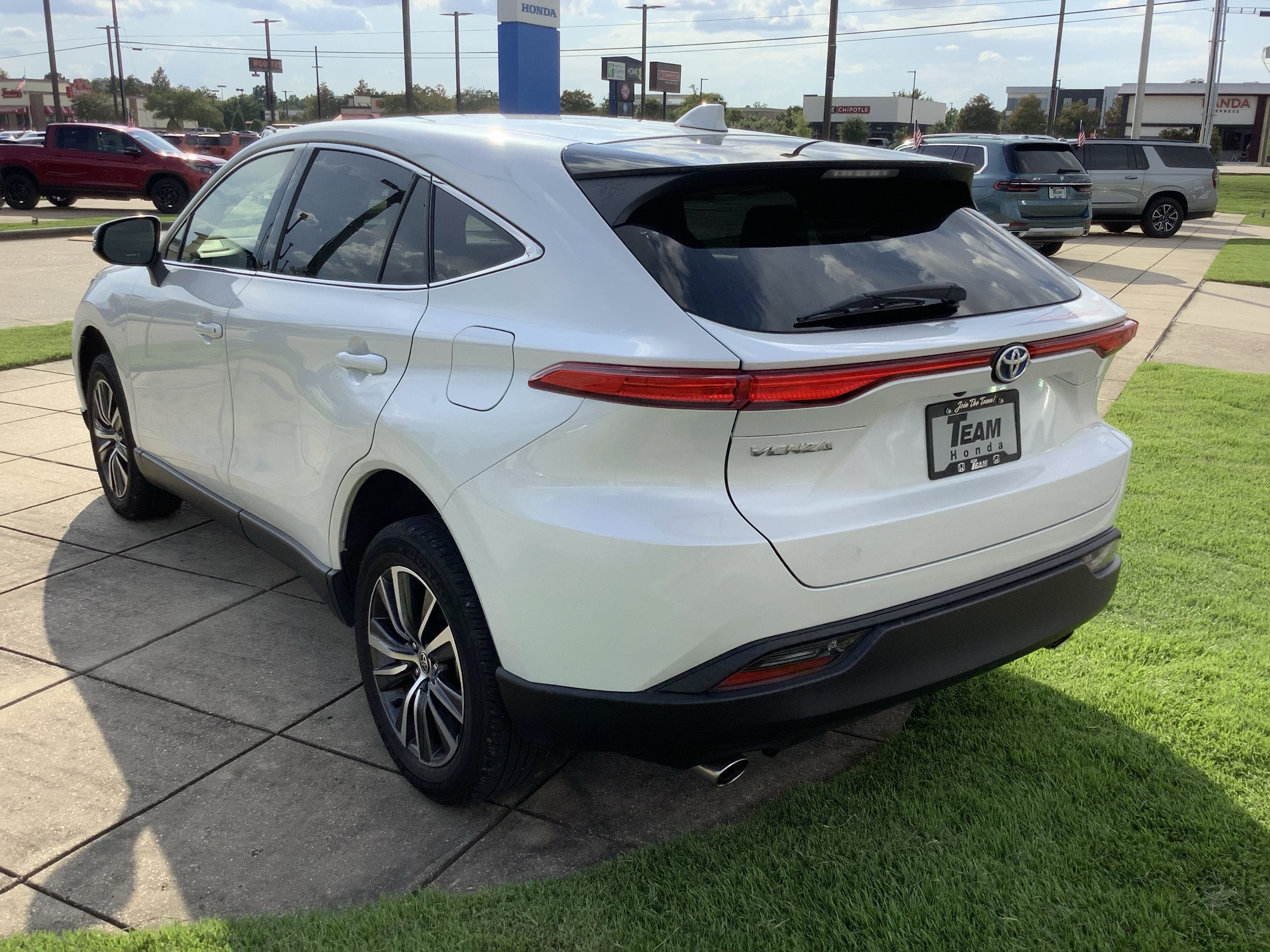 2024 Toyota Venza LE