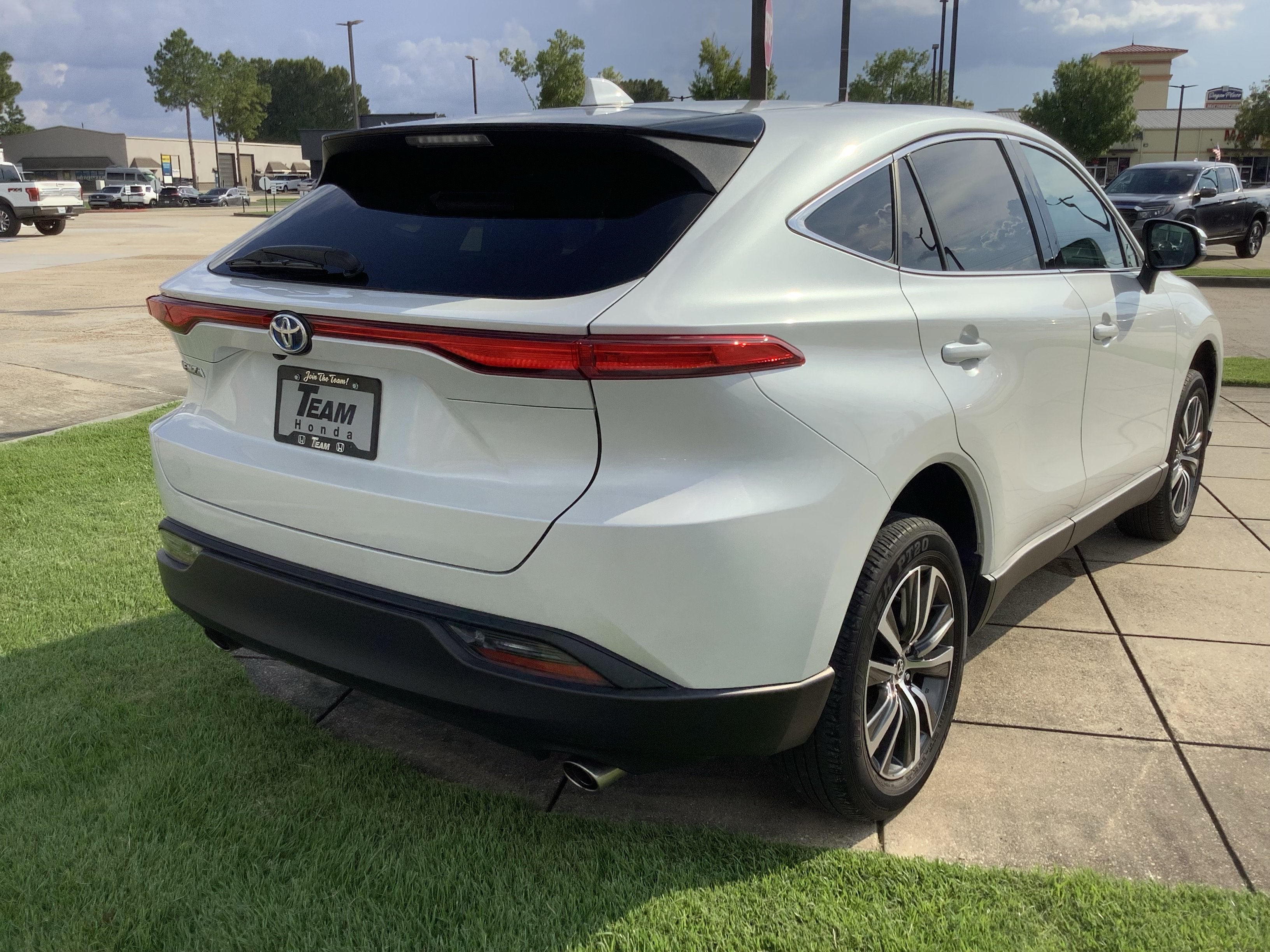 2024 Toyota Venza LE