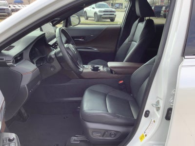 2024 Toyota Venza LE