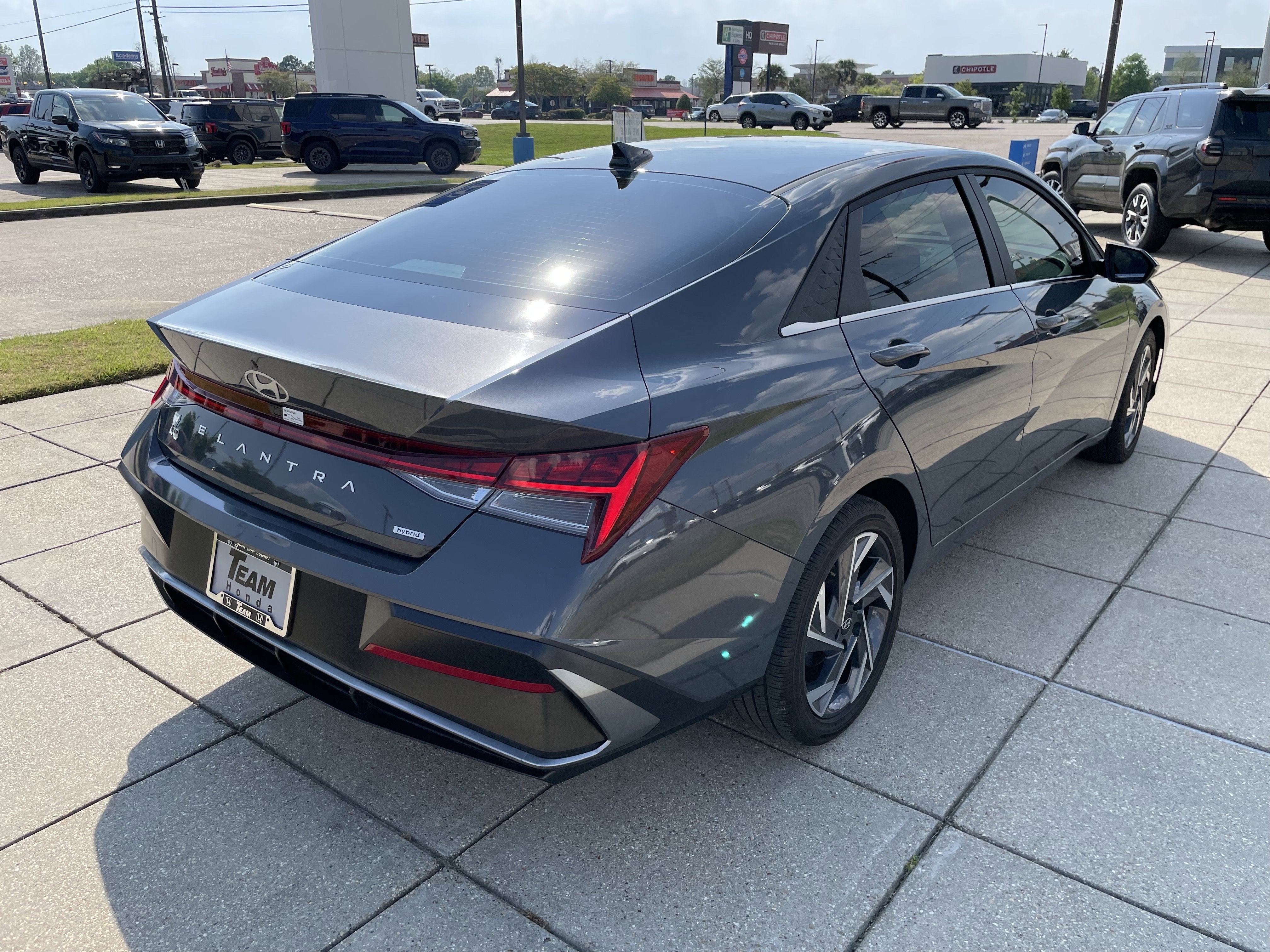 2025 Hyundai Elantra Hybrid Limited