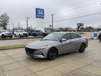 2022 Hyundai Elantra SEL