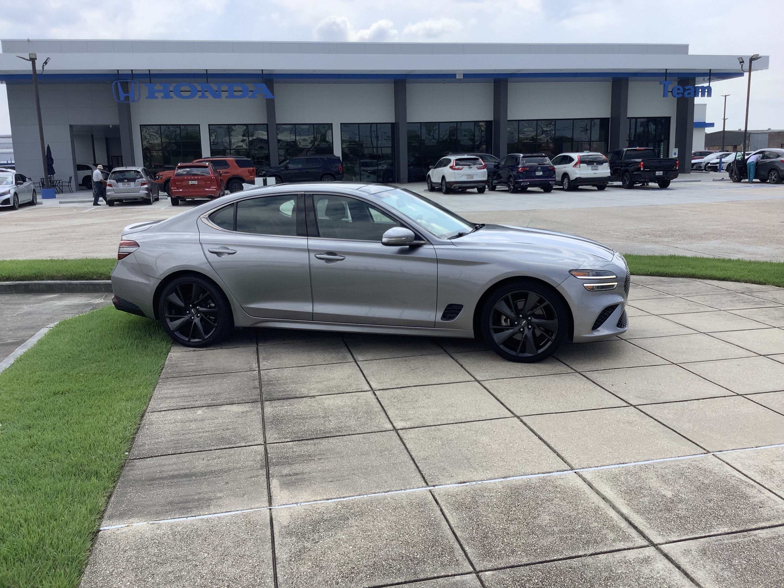2023 Genesis G70 2.0T