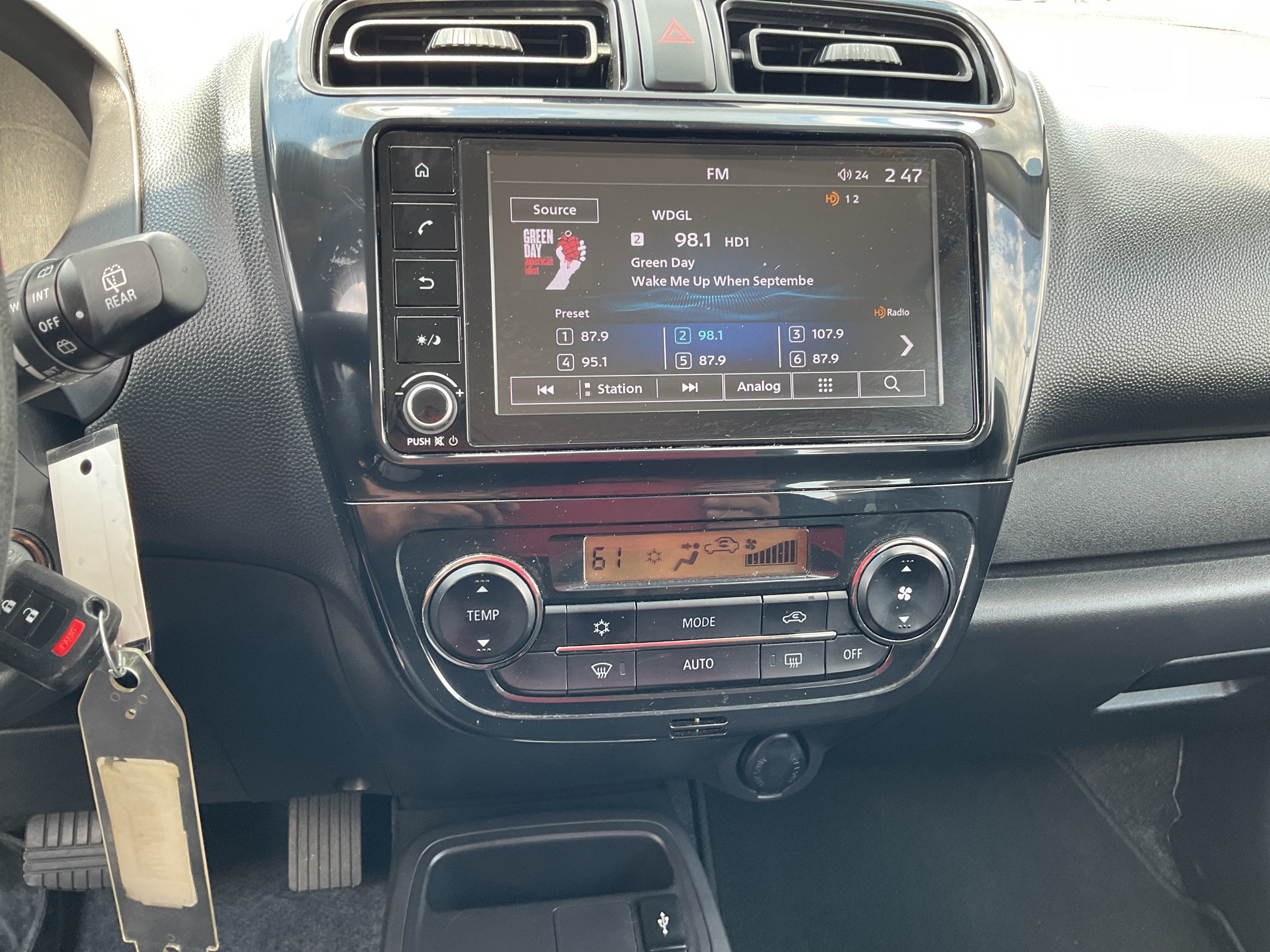 2024 Mitsubishi Mirage ES