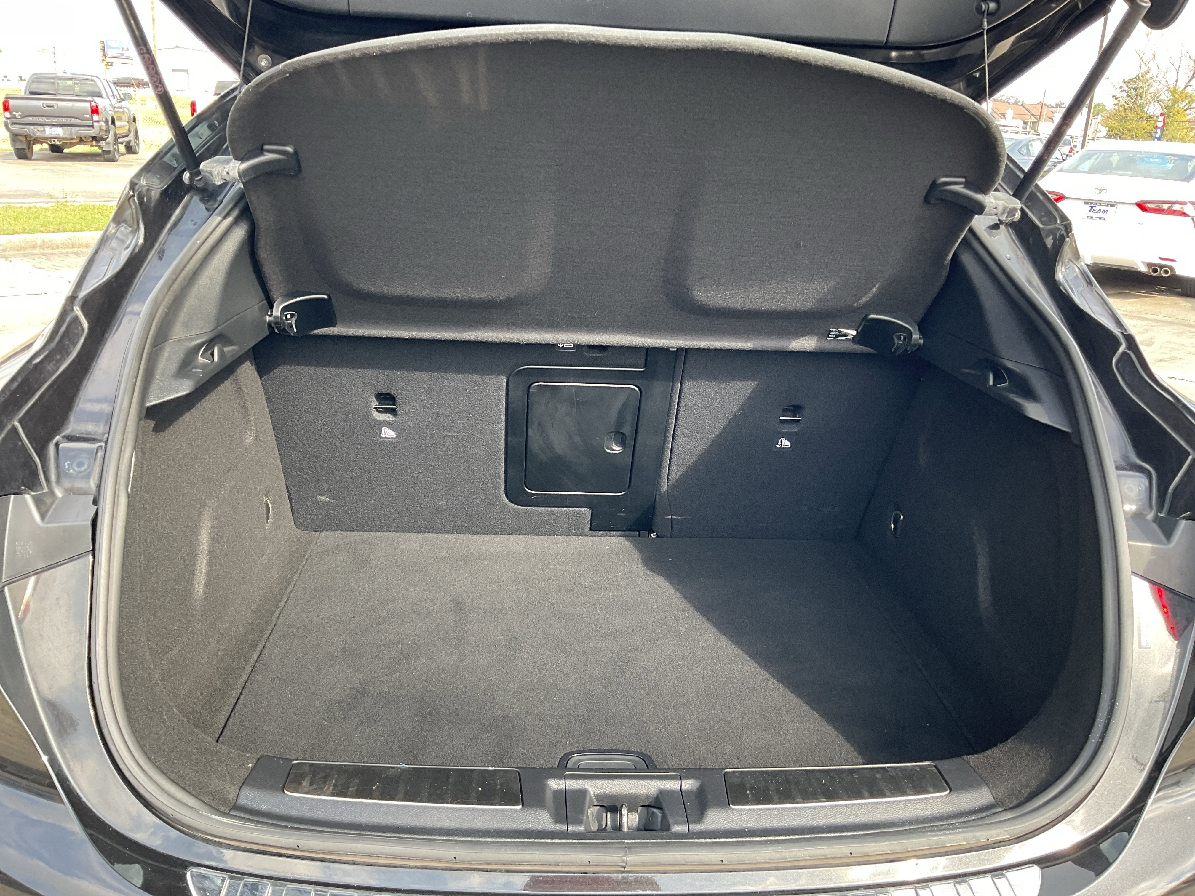 2019 INFINITI QX30 SPORT