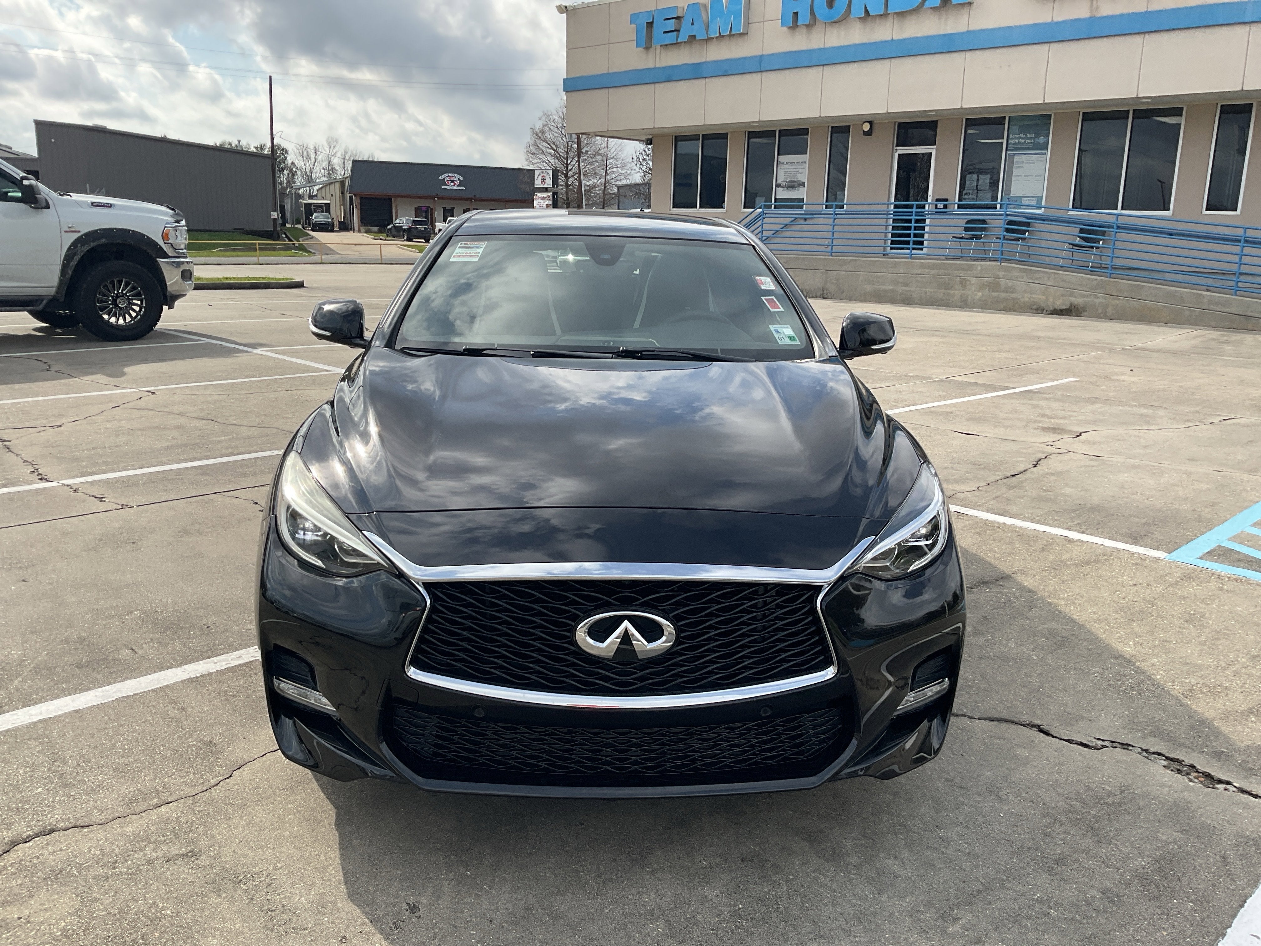2019 INFINITI QX30 SPORT
