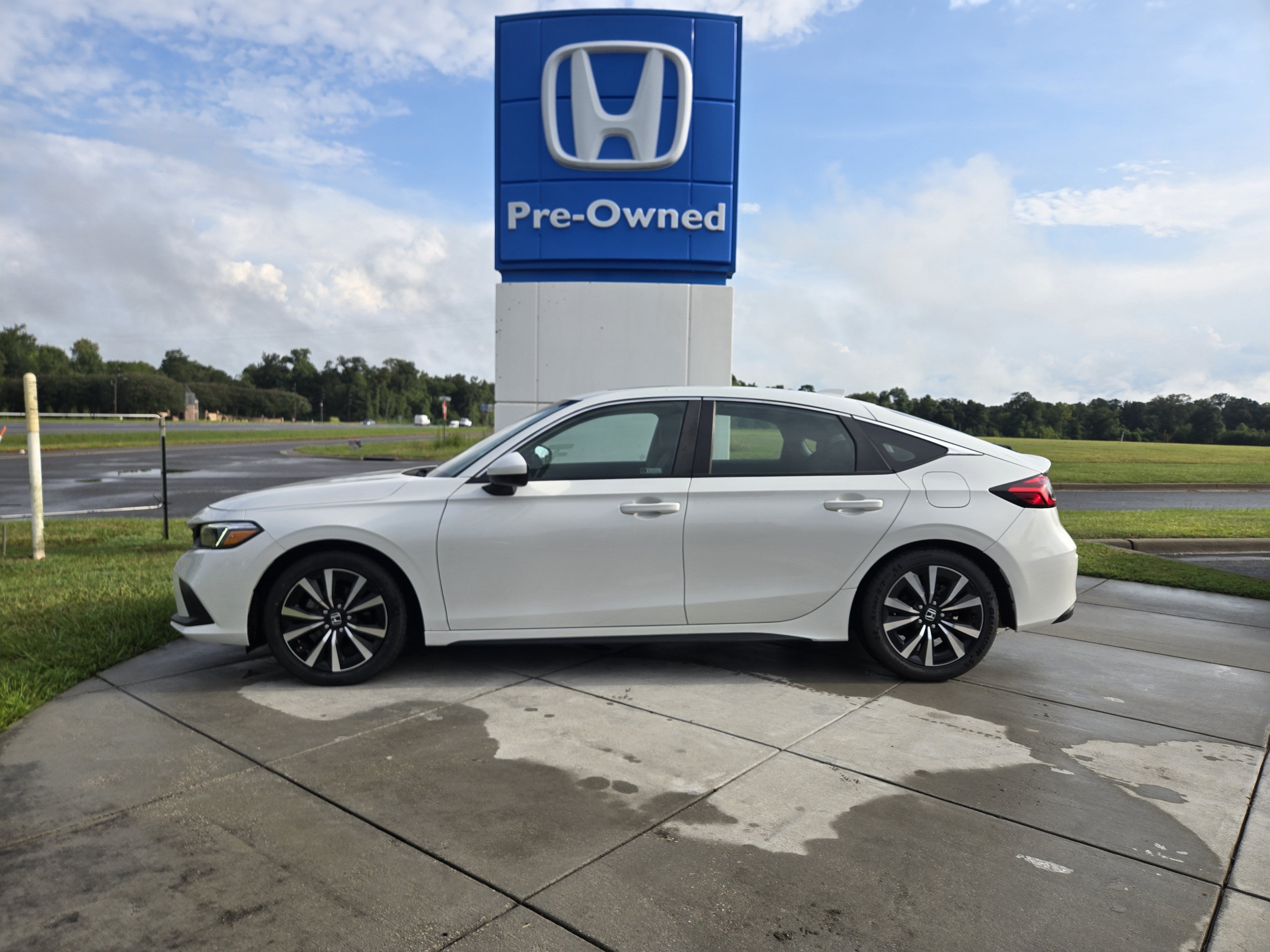 2024 Honda Civic Hatchback EX-L
