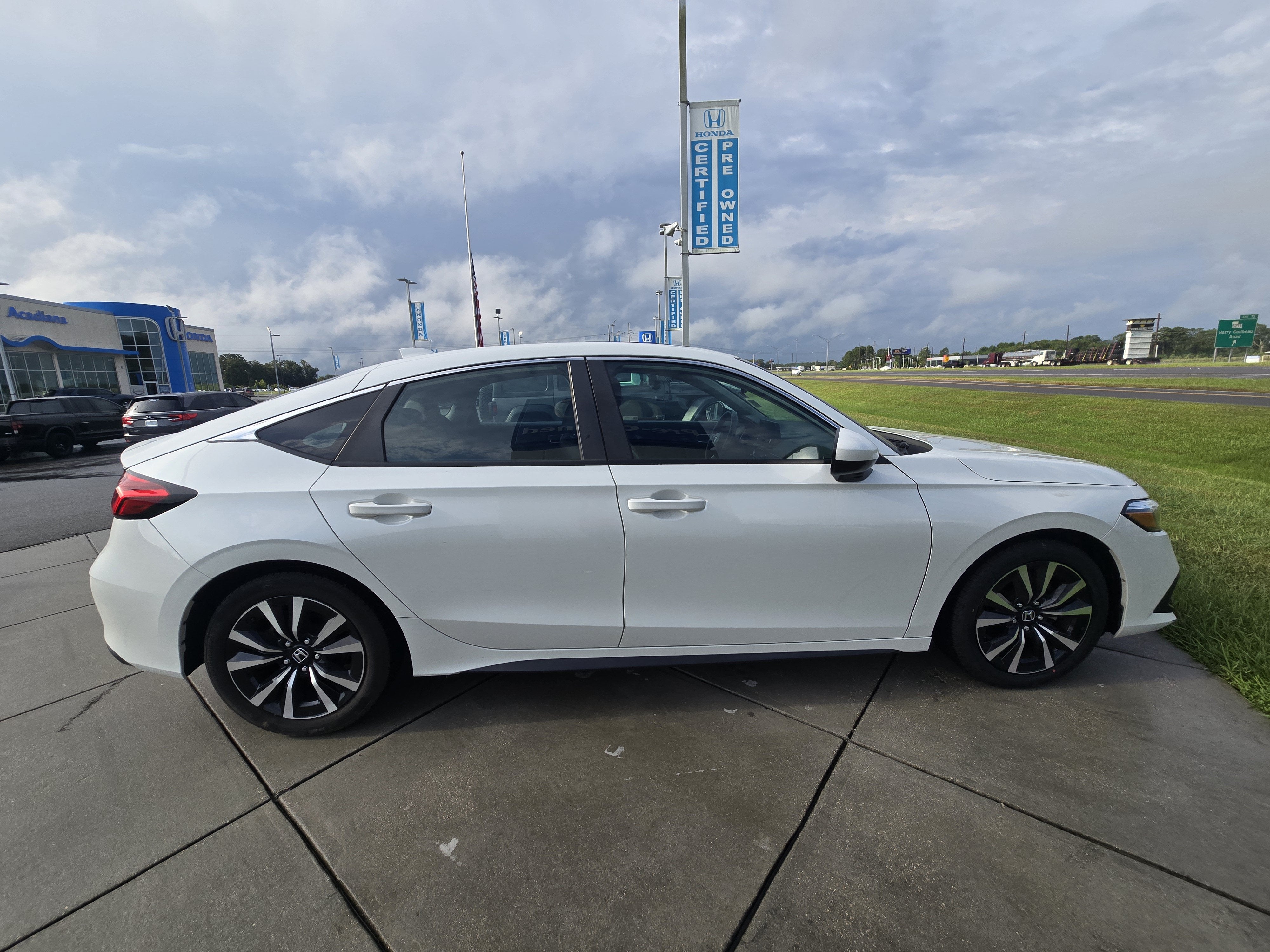 2024 Honda Civic Hatchback EX-L