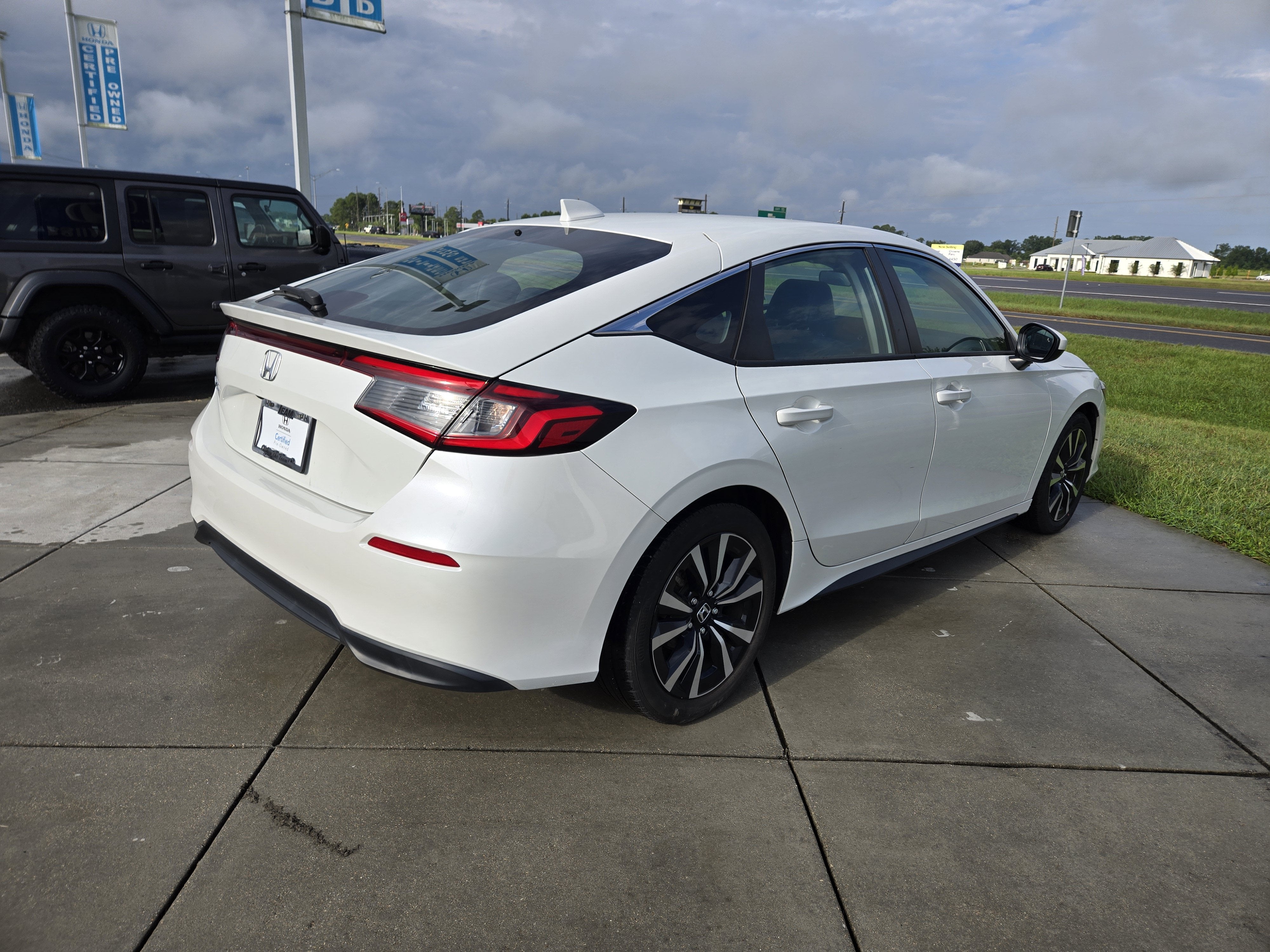 2024 Honda Civic Hatchback EX-L
